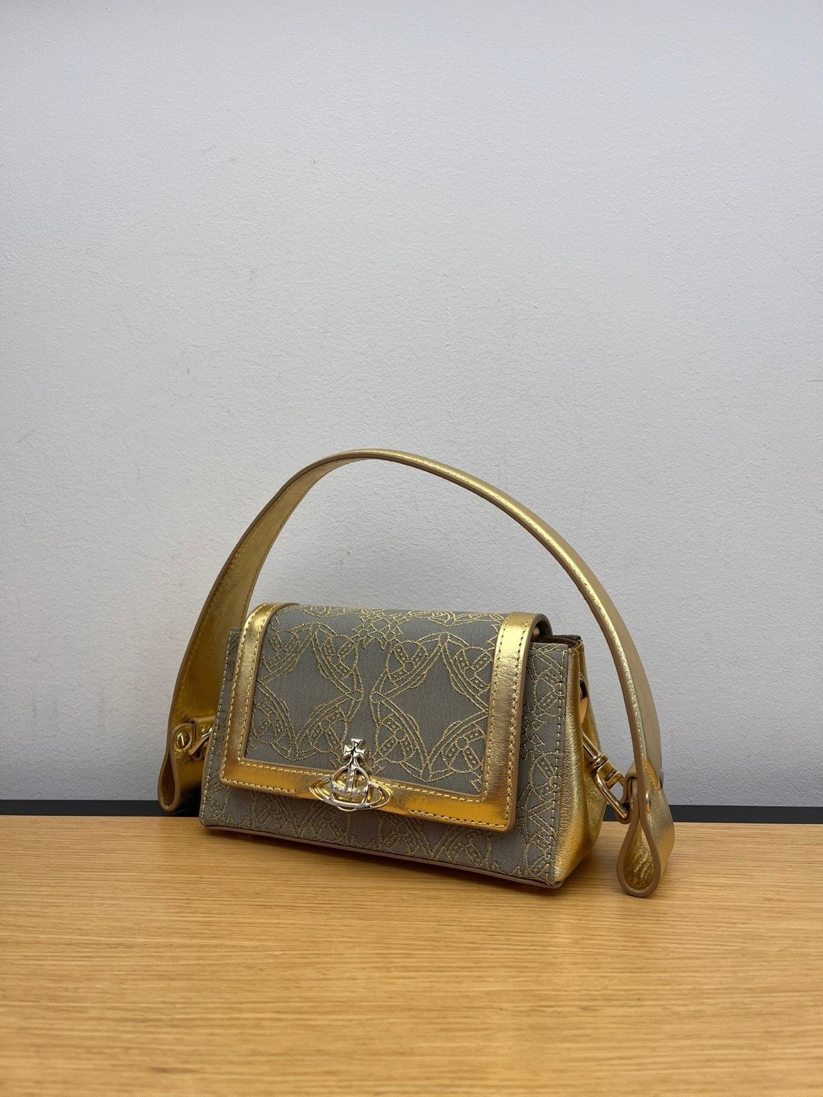 Vivienne Westwood o1f1d3z0625 Size: OS / Hazel Small Hand Bag in Gold/Grey Size ONE SIZE - 1 Preview