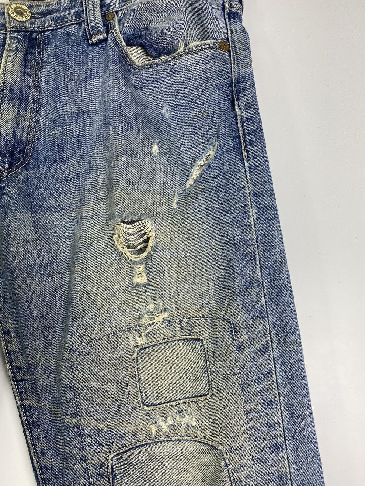 Levi's Vintage Levi’s Distressed Denim Size US 36 / EU 52 - 7 Thumbnail