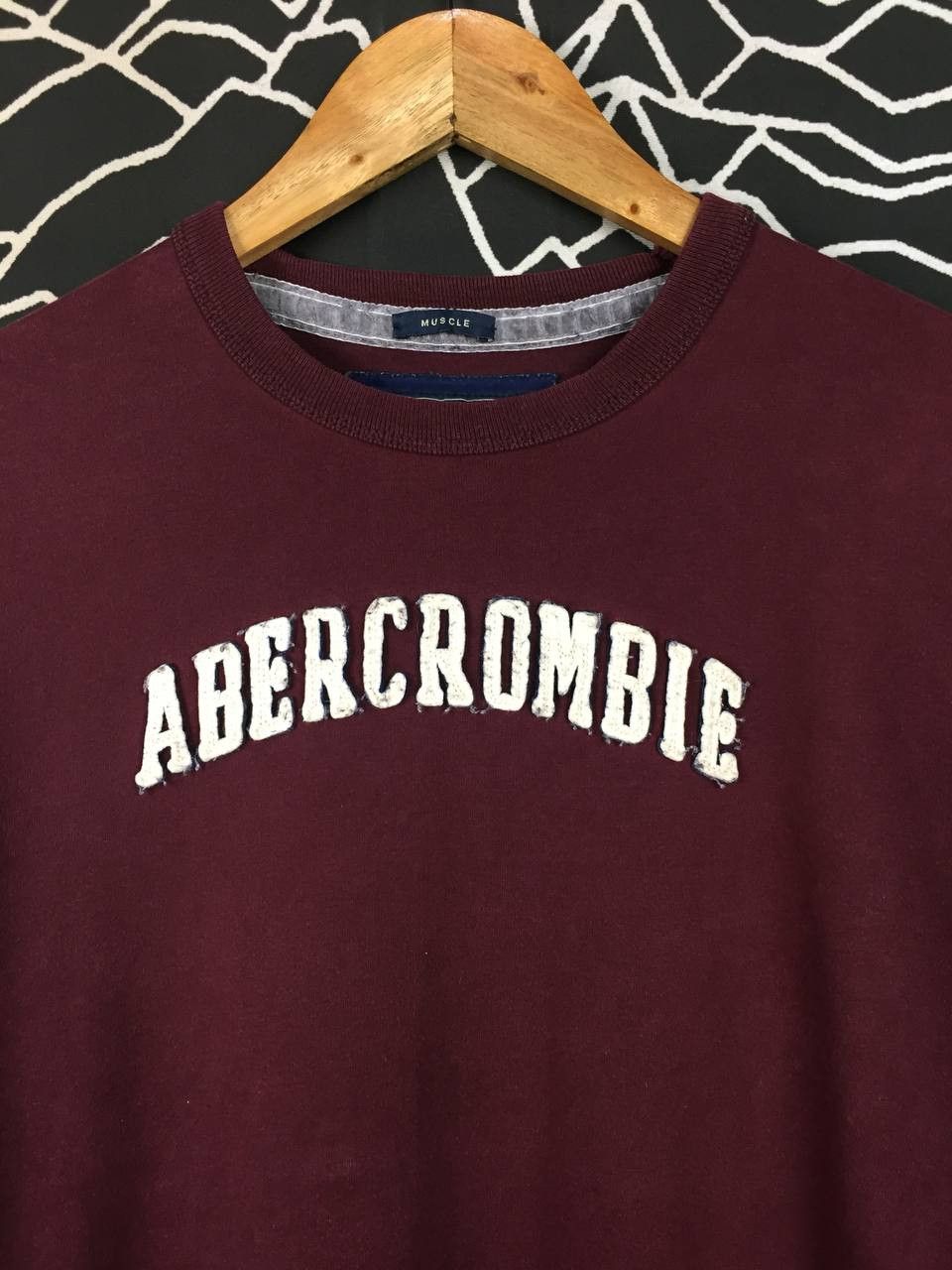 Abercrombie & Fitch Abercrombie & Fitch Spellout Logo Muscle Fit Long Sleeve Tee Size US S / EU 44-46 / 1 - 3 Thumbnail