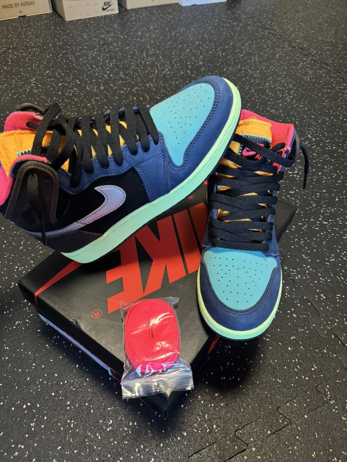 Jordan Brand × Nike Jordan 1 High Tokyo Bio Hack Kids brown orange pink 5.5Y Size US 5.5 / EU 38 - 1 Thumbnail