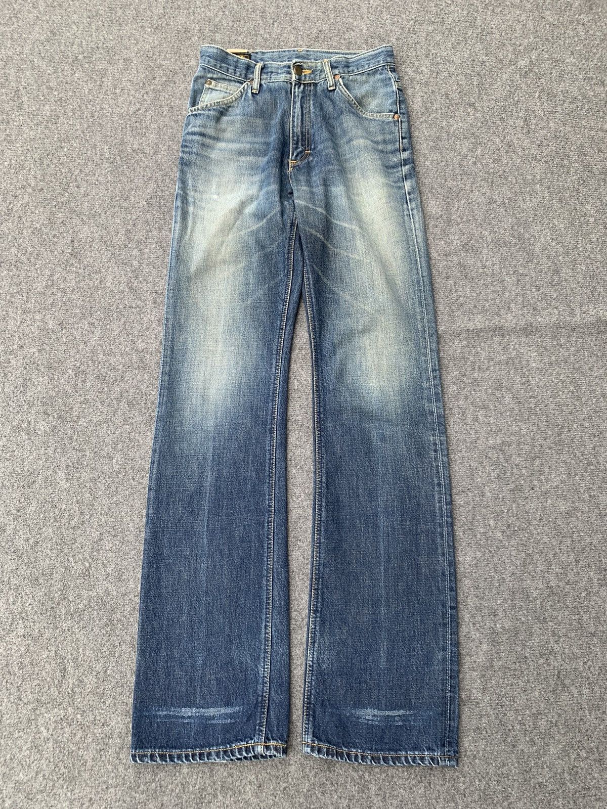 Lee FLARE DISTRESSED LEE RIDER. Size US 28 / EU 44 - 1 Thumbnail