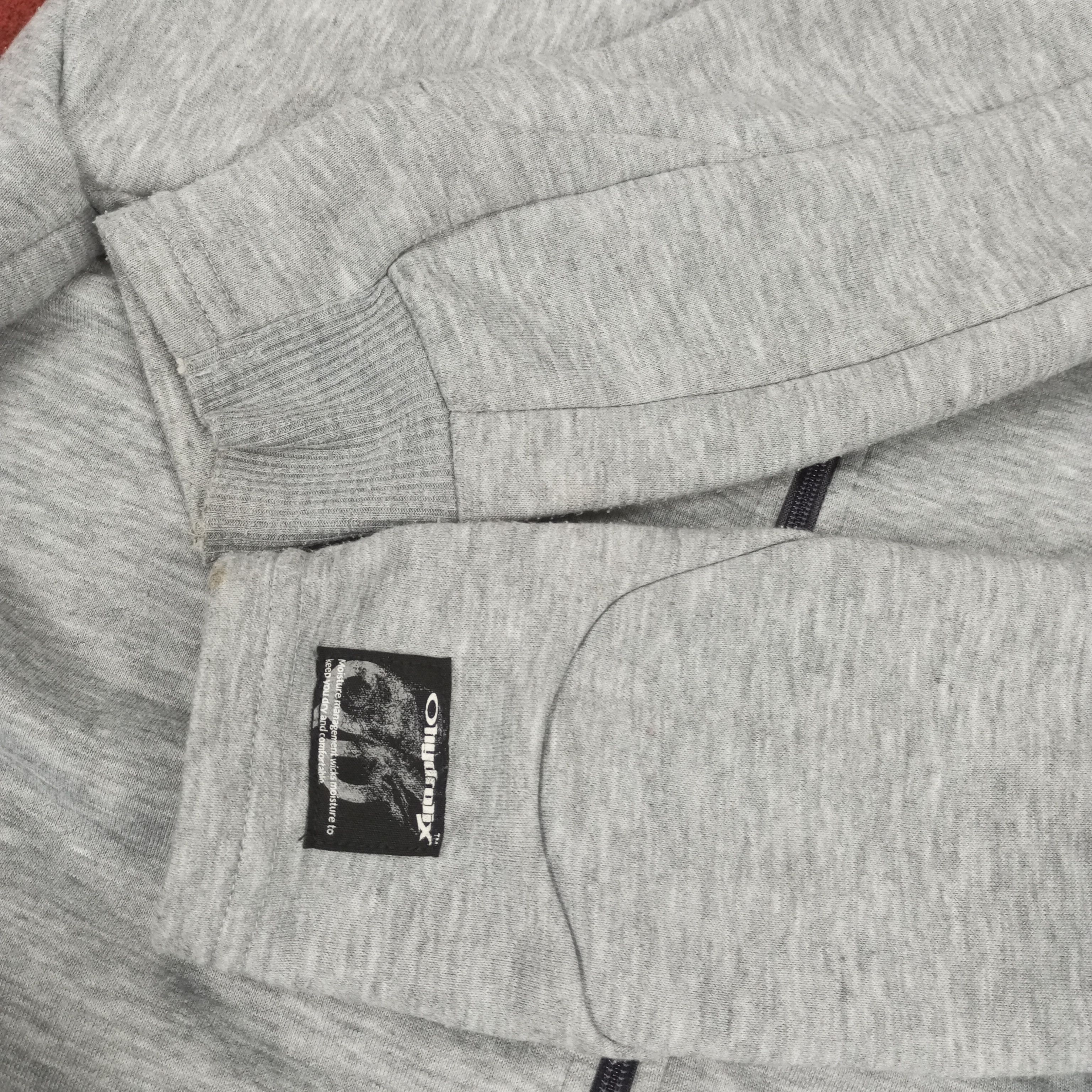 Oakley × Vintage Oakley Logo Spellout Design Zipper Hoodies Size US M / EU 48-50 / 2 - 7 Thumbnail