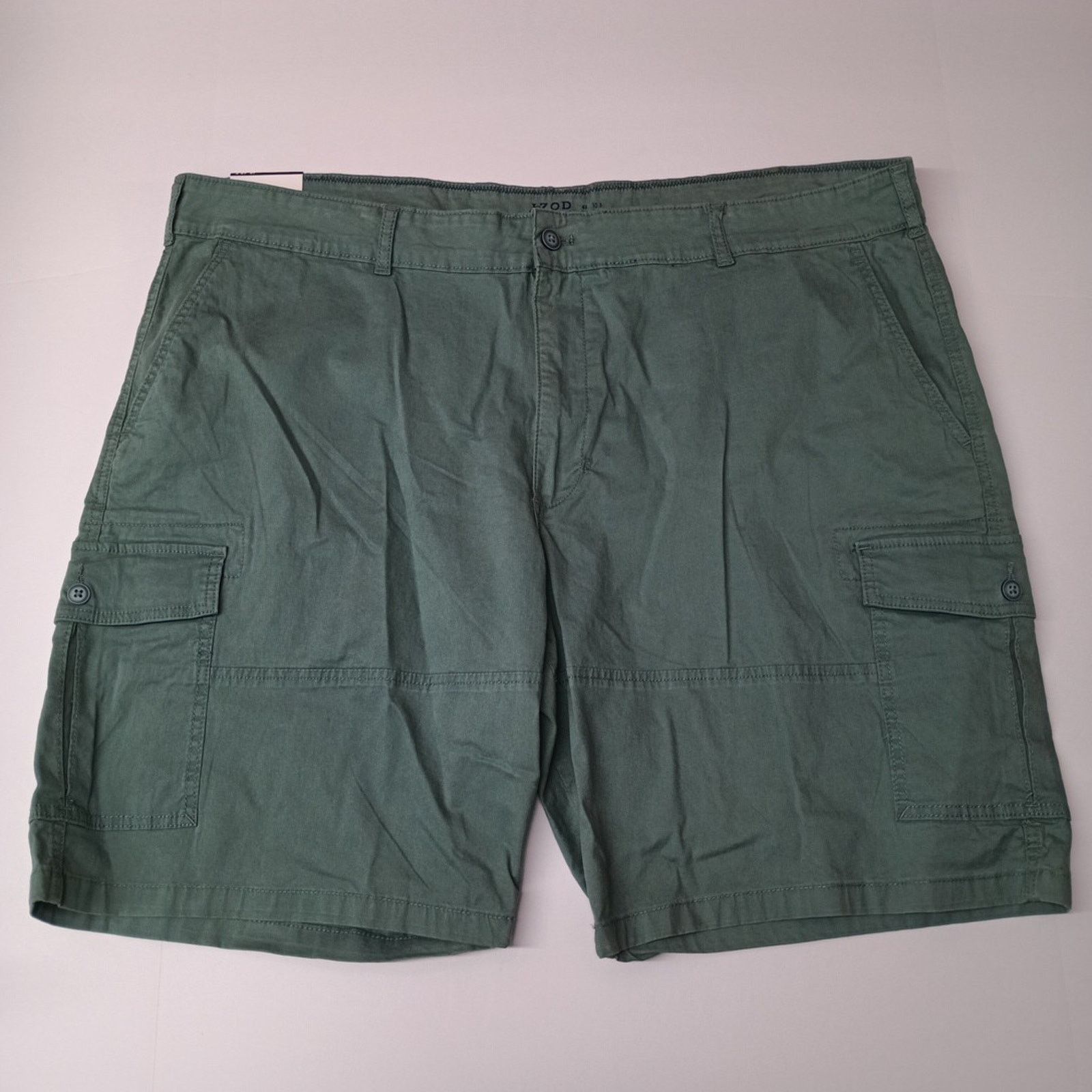 Izod Men's IZOD Chino Cargo Shorts Size 48 Green Classic 10.5 Ins Size US 44 / EU 60 - 1 Thumbnail