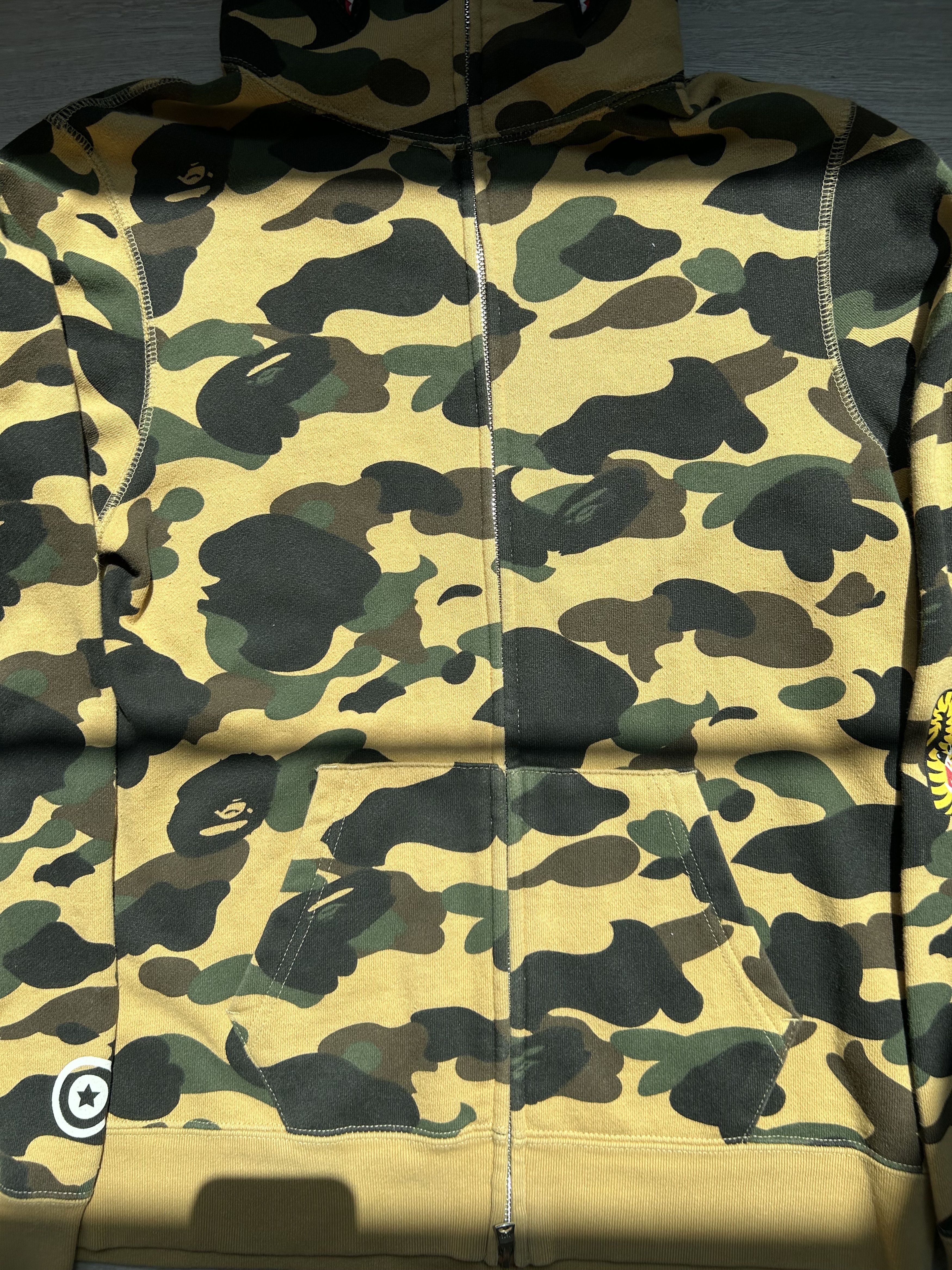 Bape Bape 1st Camo Shark Full Zip Hoodie [Size S] Size US S / EU 44-46 / 1 - 3 Thumbnail