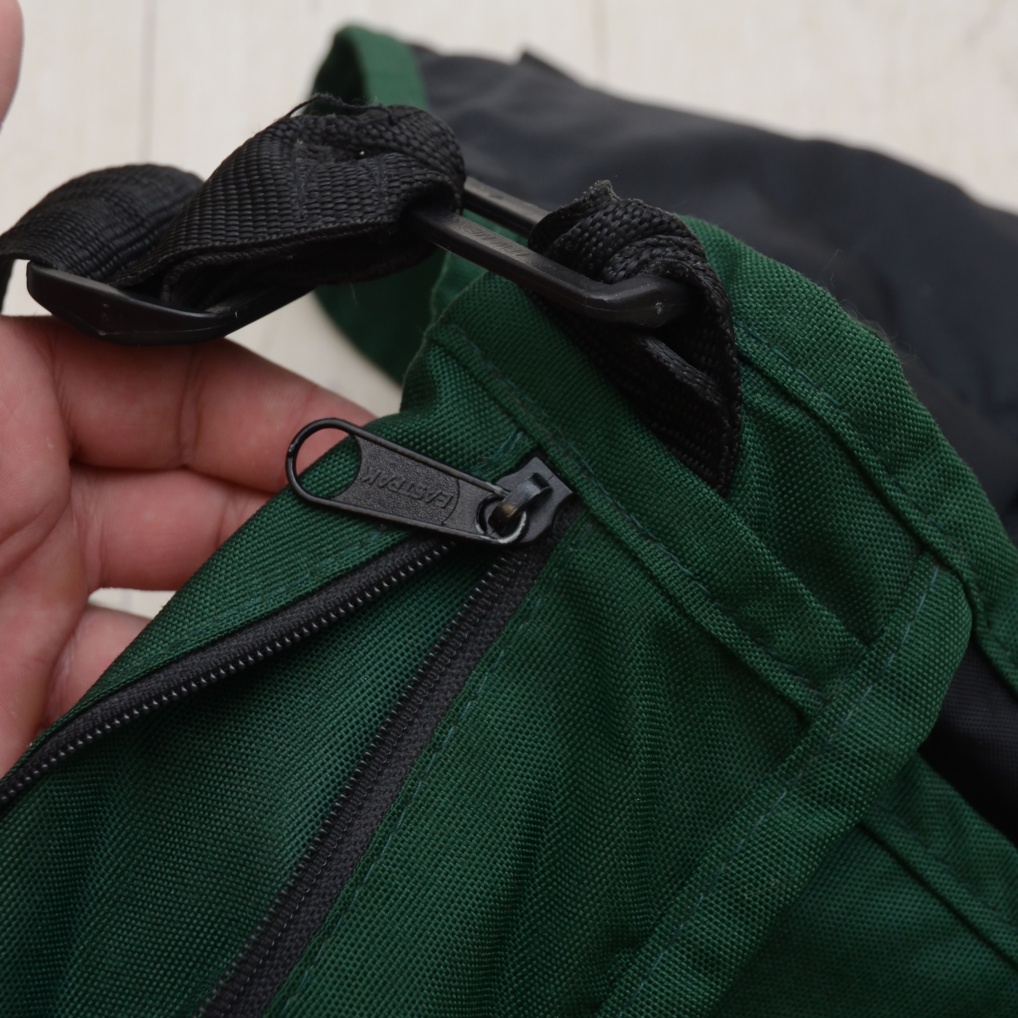 Eastpak Vintage Eastpak Teal Green Nylon Zipper Adjustable Made USA Size ONE SIZE - 13 Thumbnail