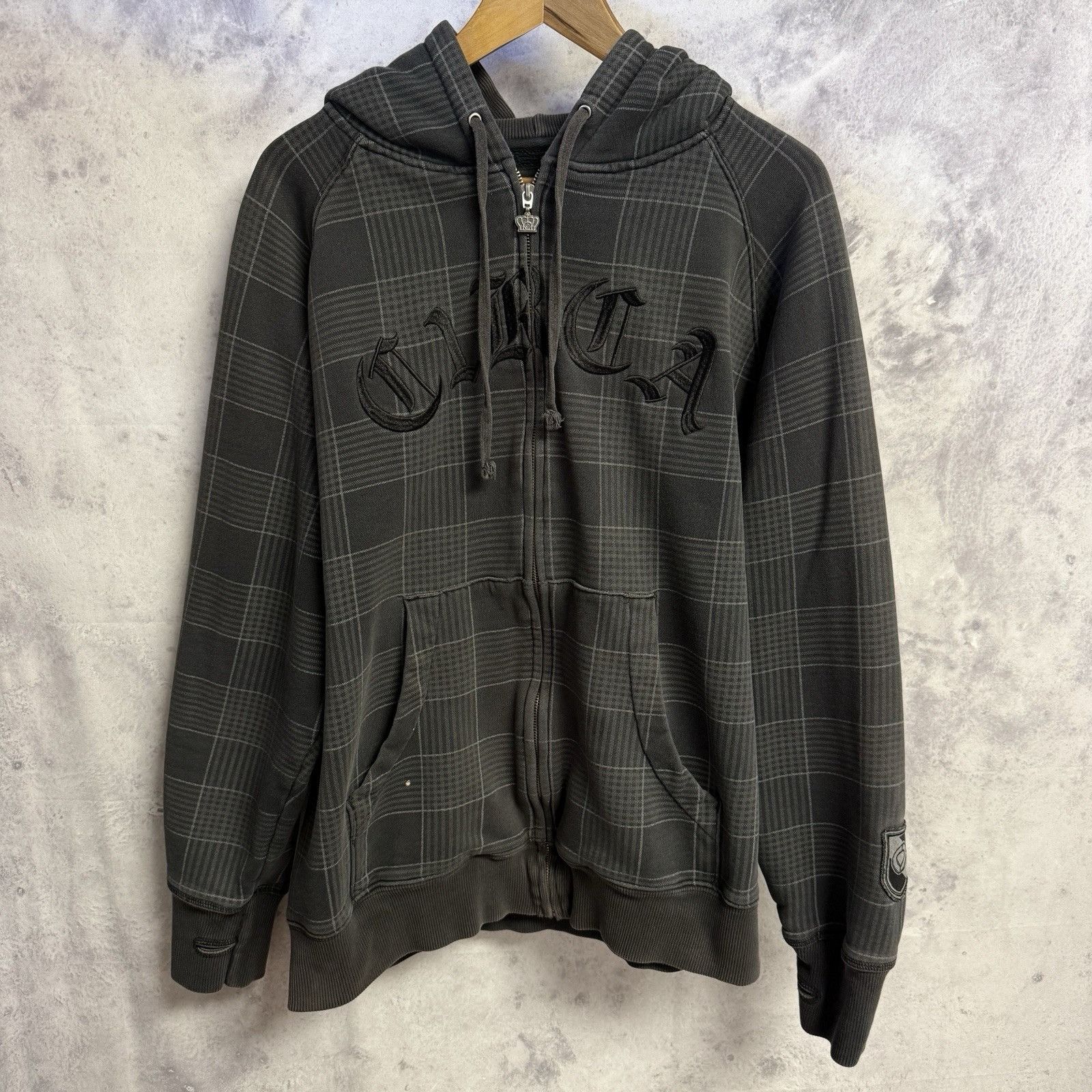 Vintage Vintage Y2K Circa Skateboards Hoodie Sweatshirt Black/Gray Size US XL / EU 56 / 4 - 2 Thumbnail
