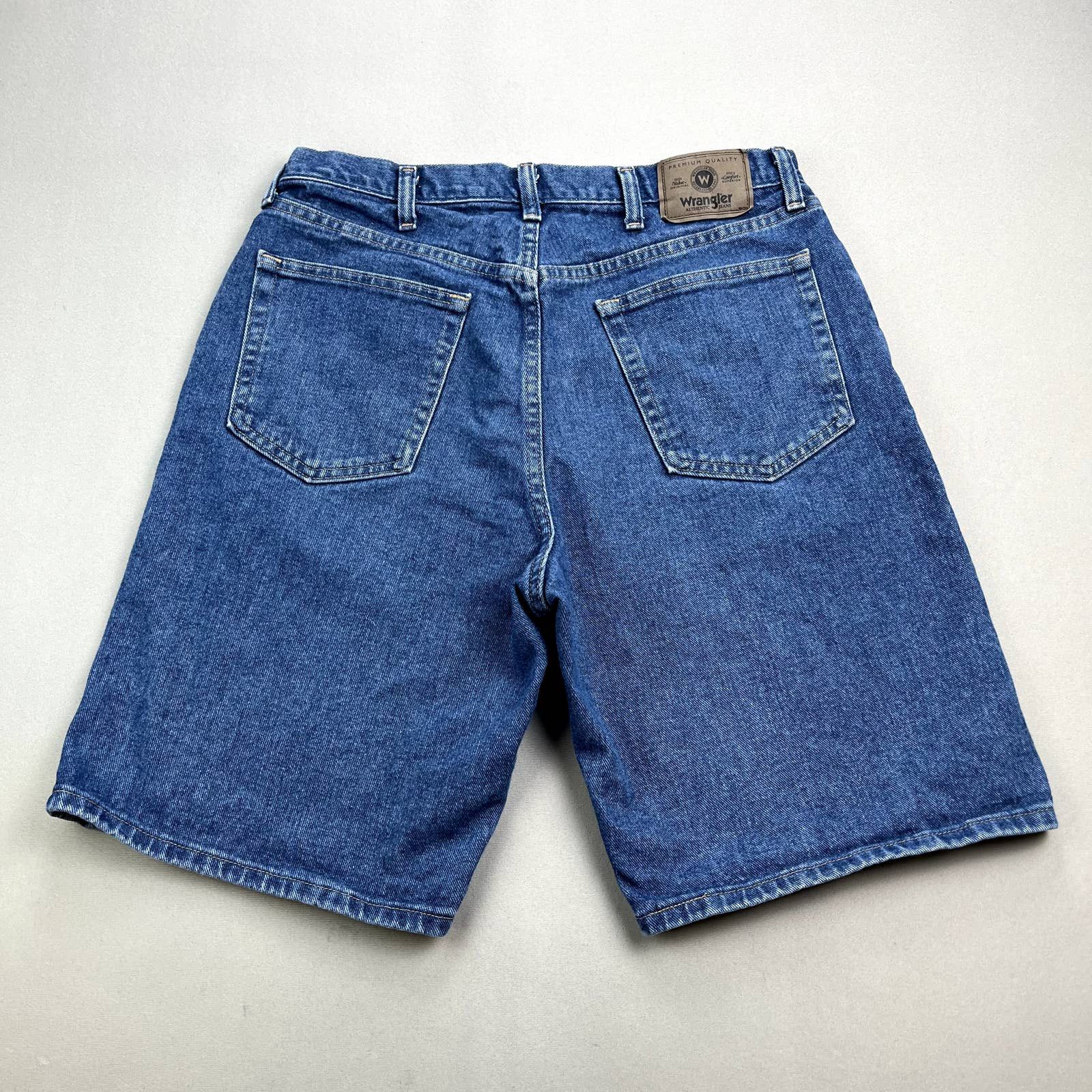 Jeans Shorts Wrangler Délavé – Taille L – Coupe Regular – Bleu Denim – Très Bon état