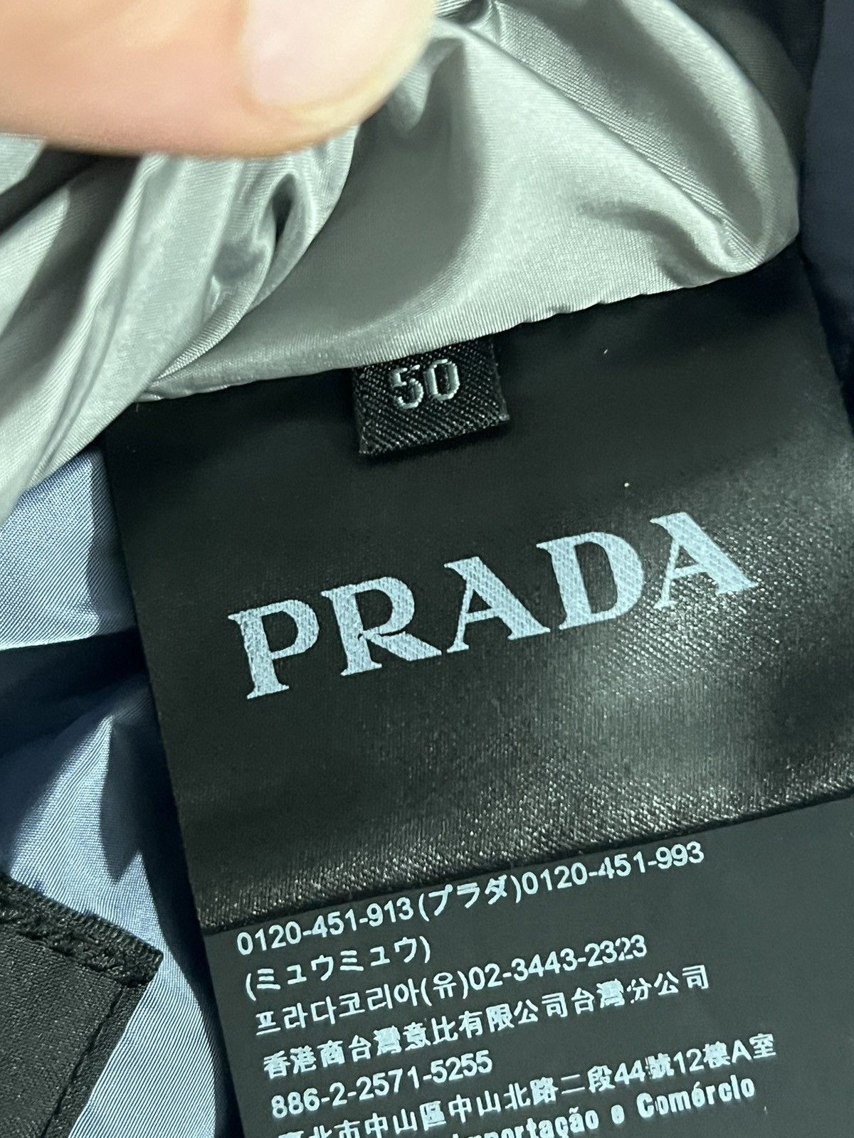 Prada Vest prada nylon reversible Size US M / EU 48-50 / 2 - 21 Thumbnail