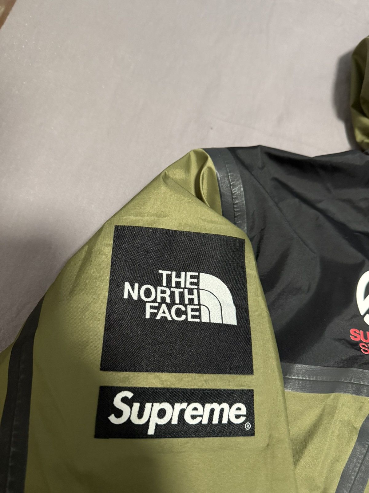 Supreme × The North Face Supreme the north face summit series outer tape seam Jacket Size US M / EU 48-50 / 2 - 2 Thumbnail