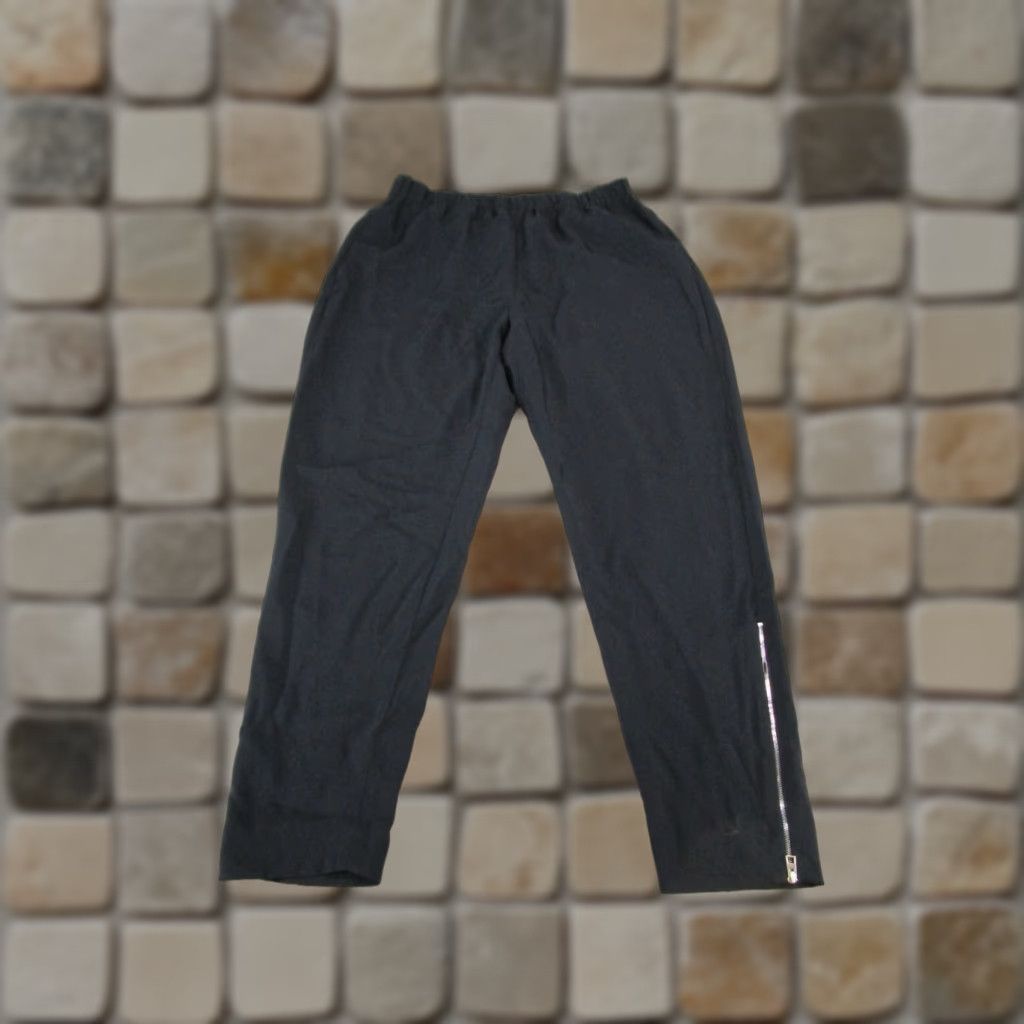 Everlane Everlane Pants Womens 6 Black Tapered Cropped Ankle Zip Knit Flat Front Pull-On Short Pants Womens 6 Black Size 28" / US 6 / IT 42 - 1 Thumbnail