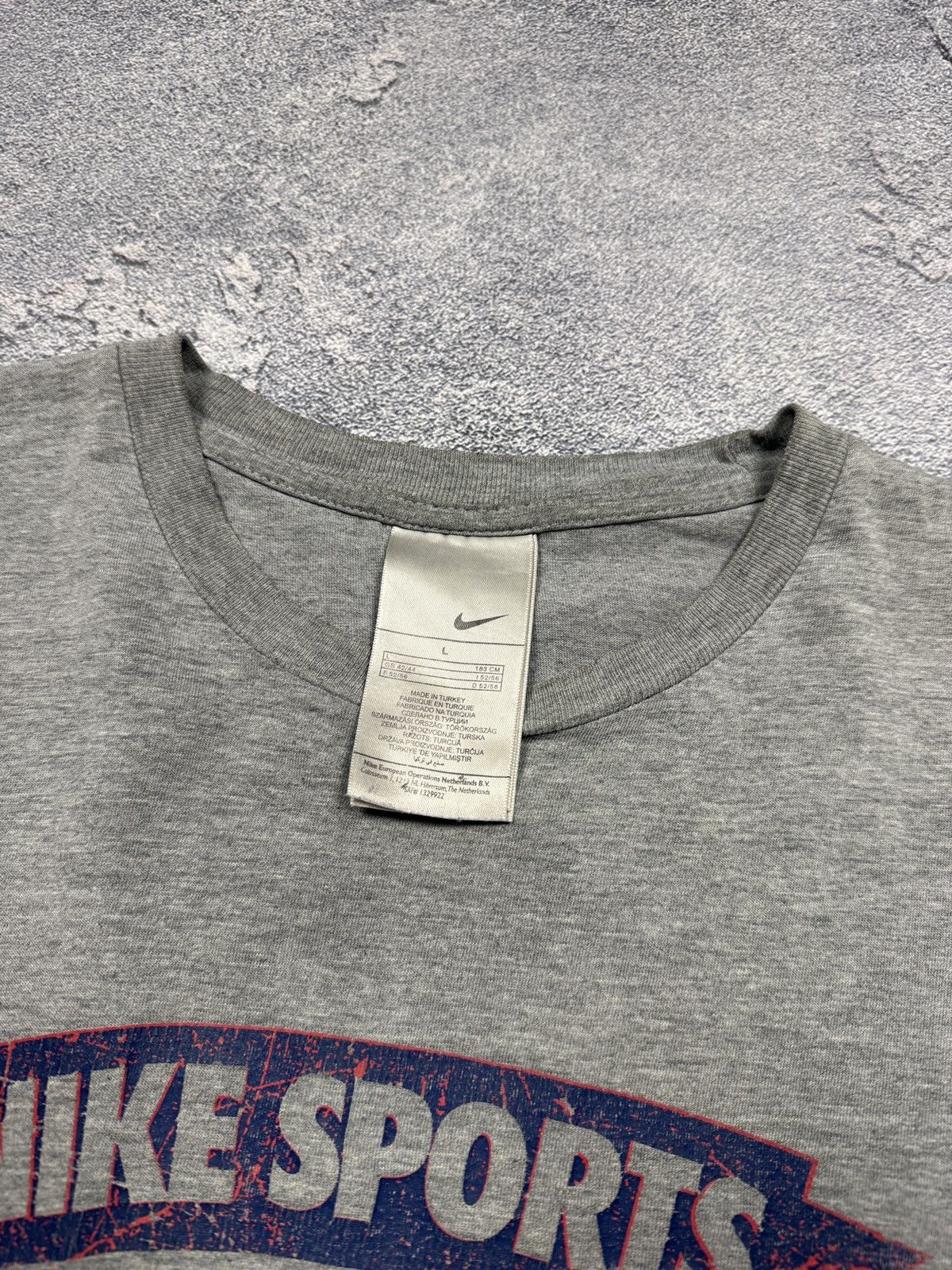 Nike NIKE Vintage Tee 00's Size US L / EU 52-54 / 3 - 7 Thumbnail