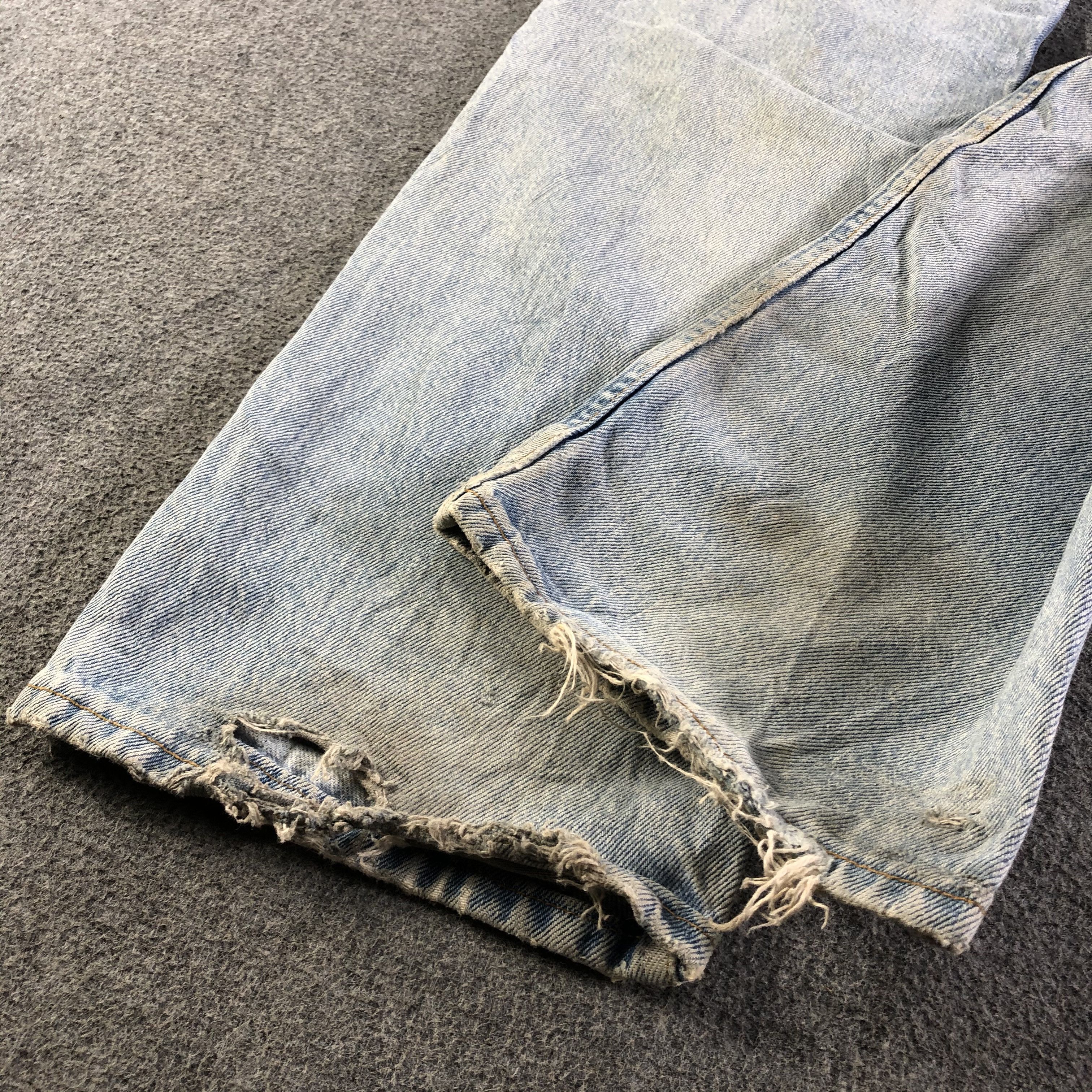 Levi's 90s Vintage Light Wash Levis 501 Jeans-J4599 Size US 31 - 6 Thumbnail