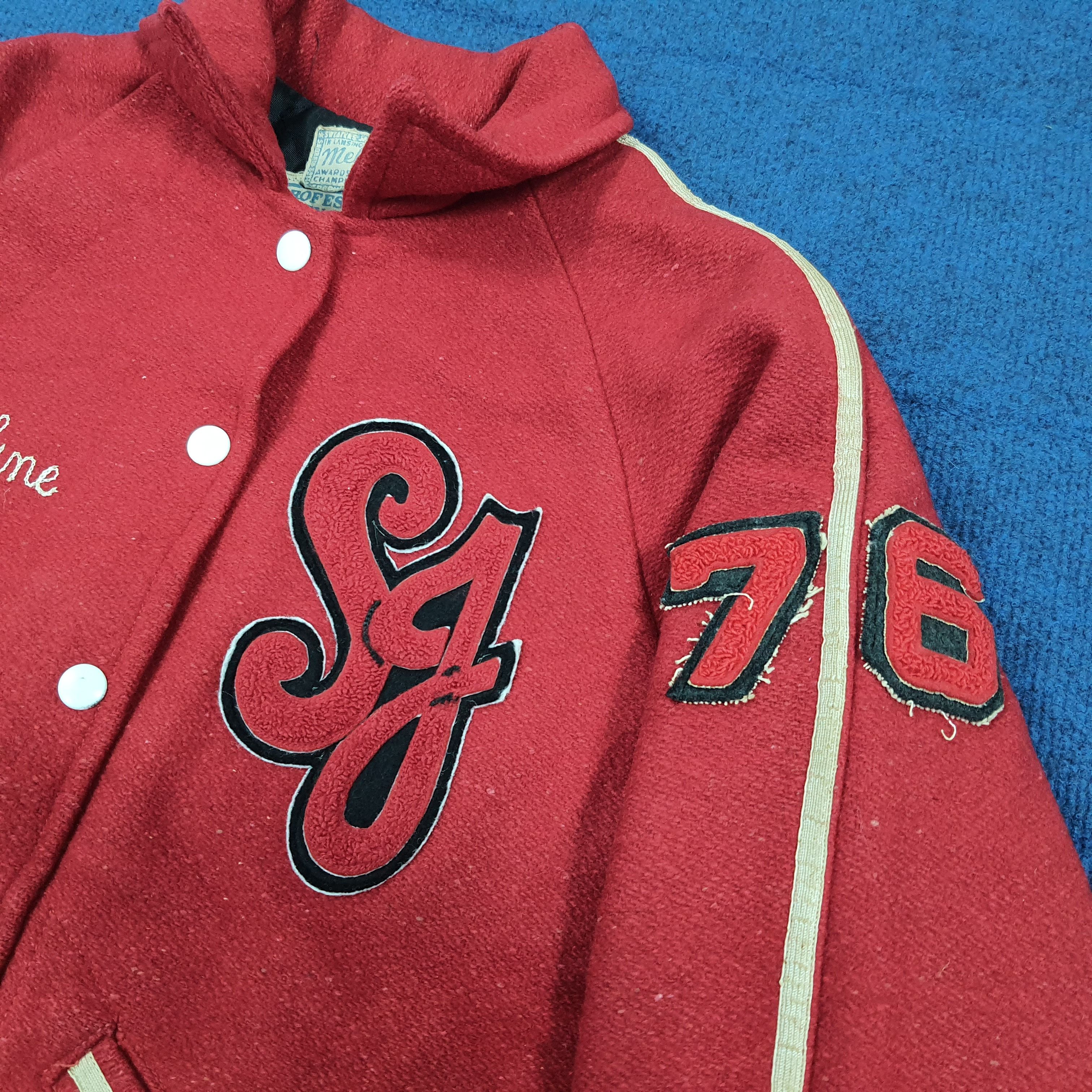 Vintage Vintage 70s Melville Letterman Jacket Red Wool Jacket C304N8 Size US S / EU 44-46 / 1 - 3 Thumbnail