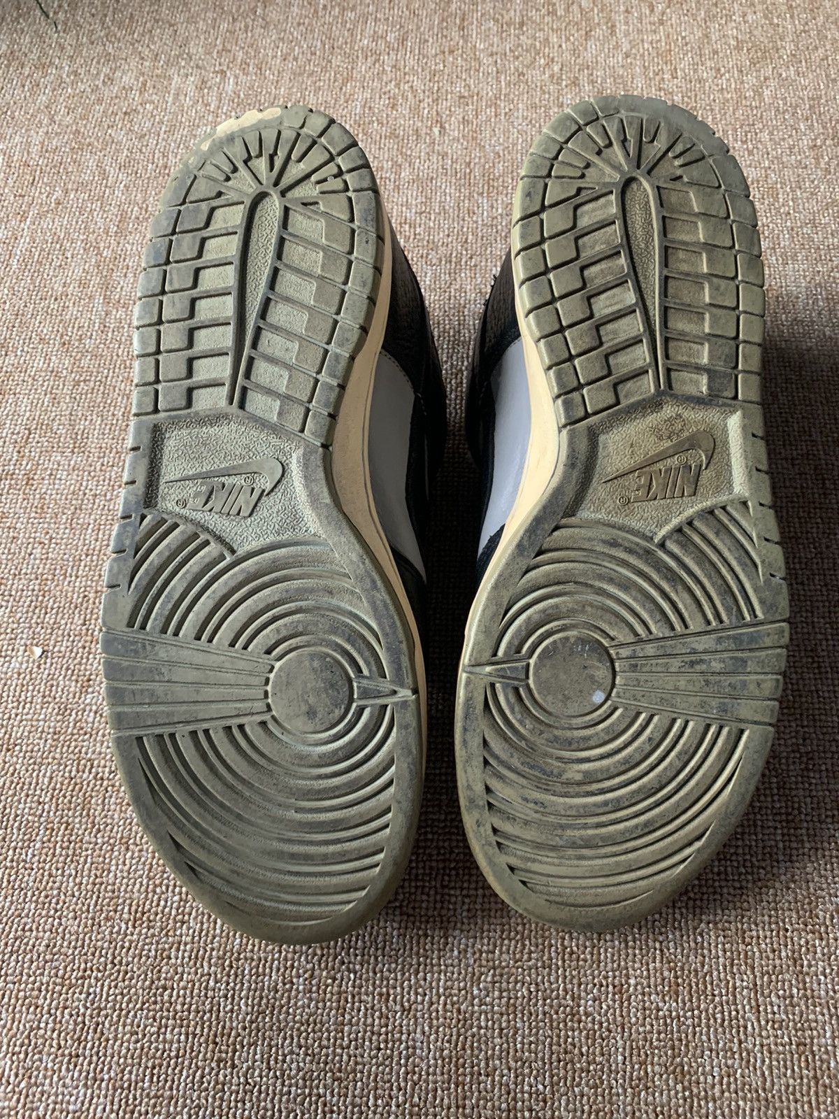 Nike Nike Dunk Low Medium Grey Black 2011 aka Cashmere Size US 9.5 / EU 42-43 - 6 Thumbnail