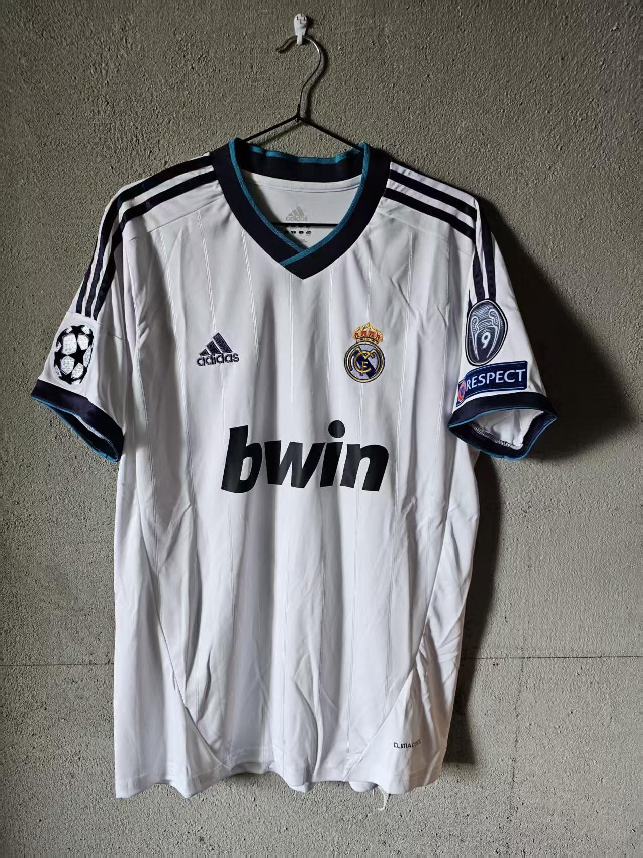 Other 2012 13 Real Madrid #10 Mesut Özil Home Size US L / EU 52-54 / 3 - 2 Thumbnail