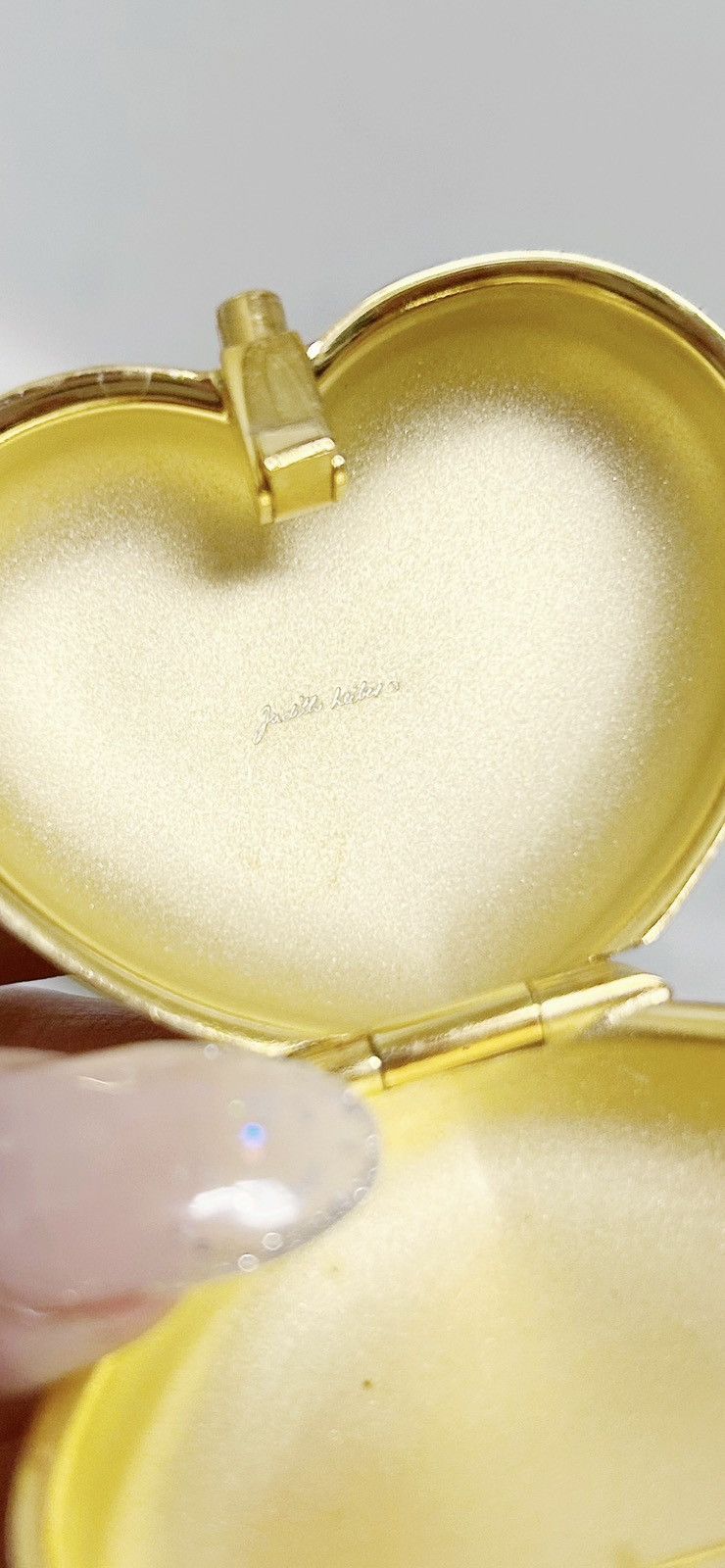Judith Leiber Authentic Judith Leiber Crystal Strass Heart & Soul Pill Box Size ONE SIZE - 10 Thumbnail