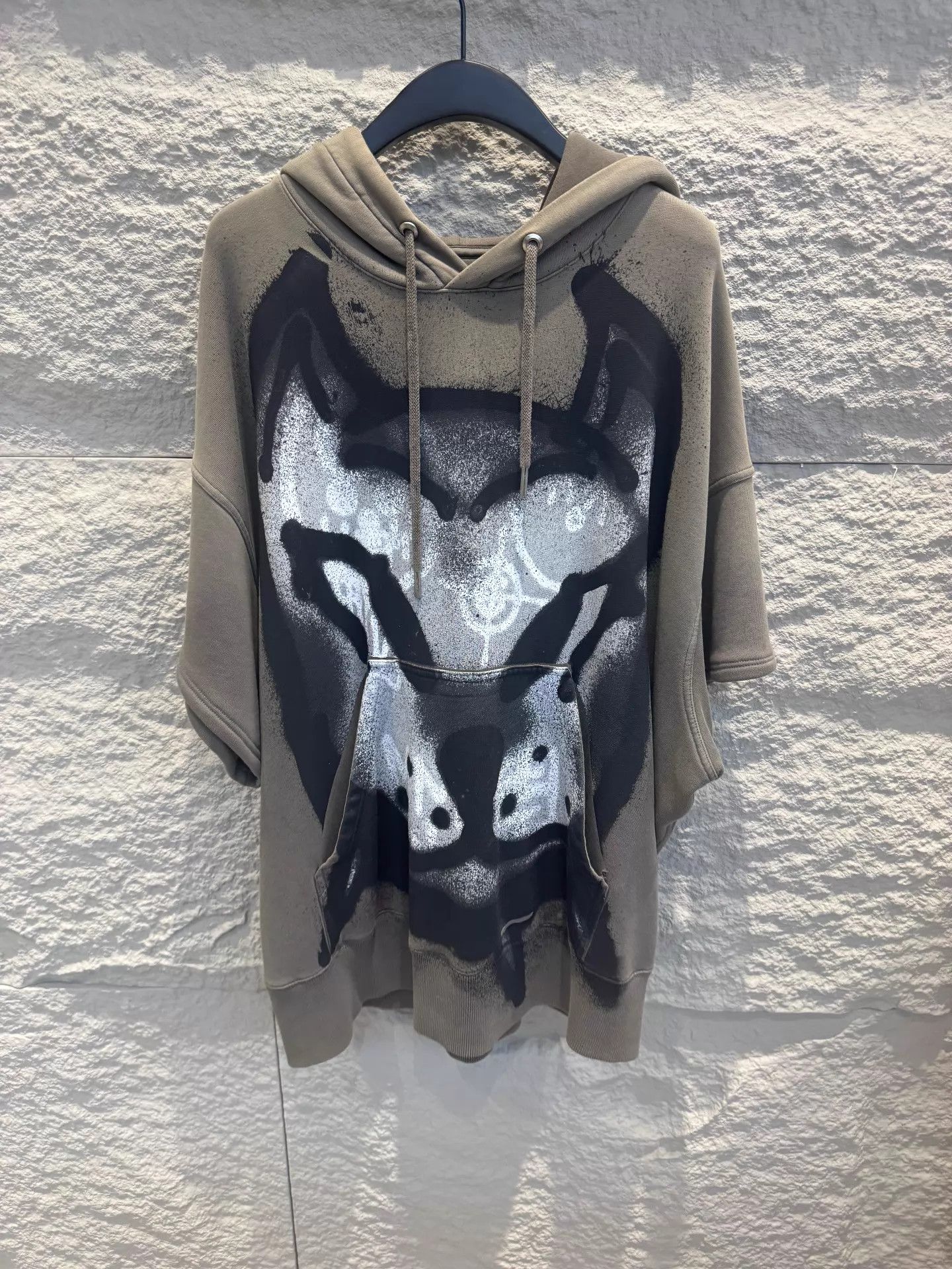 Givenchy Givenchy x Chito Dog Head Print Oversized Unisex Tee S Olive Size US S / EU 44-46 / 1 - 1 Thumbnail