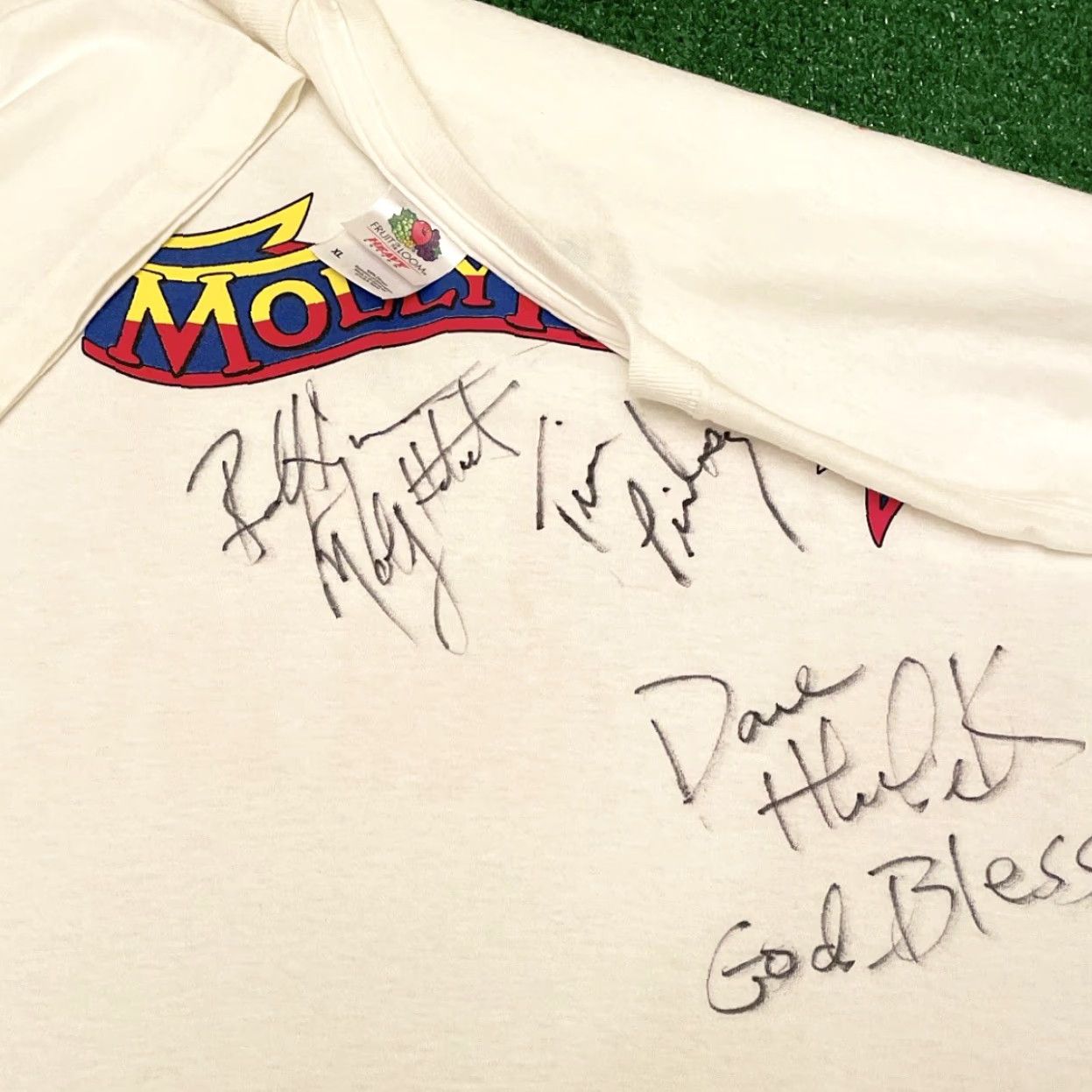 Vintage VINTAGE Molly Hatchet Tour Band Tee Shirt XL White Autographed Signed Members 2012 90s Mens T-Shirt Size US XL / EU 56 / 4 - 3 Thumbnail