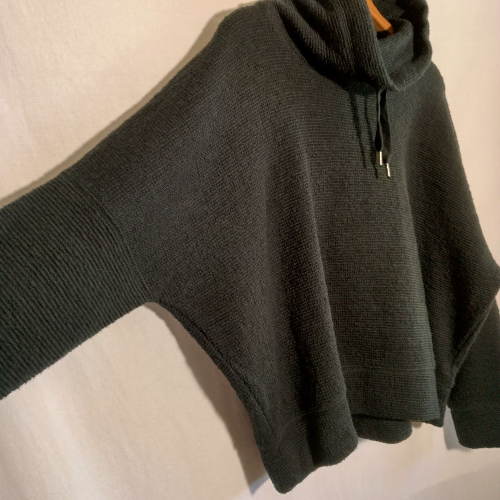 Banana Republic VINTAGE Banana Republic Sweatshirt Dolman Black Waffle-Knit High Neck Long Sleeve M Women's Casual Comfort Knit Shirt Size M / US 6-8 / IT 42-44 - 3 Thumbnail