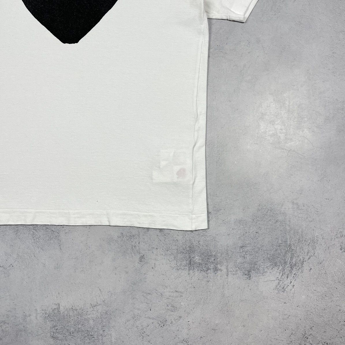 Comme des Garcons PLAY Comme Des Garçons Heart Big Logo T Shirt Size US L / EU 52-54 / 3 - 4 Thumbnail