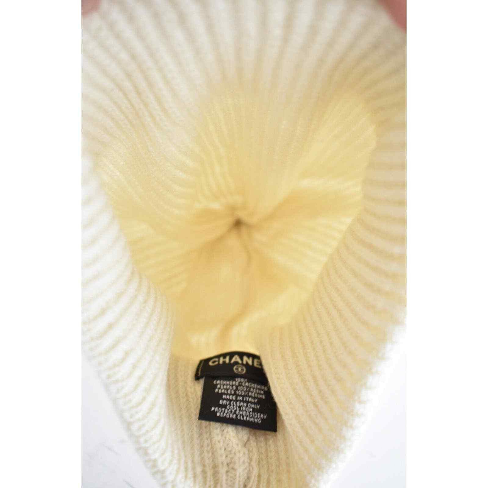 Chanel Chanel Black Pearl White CC Script Logo Beanie Winter Hat Size ONE SIZE - 9 Thumbnail