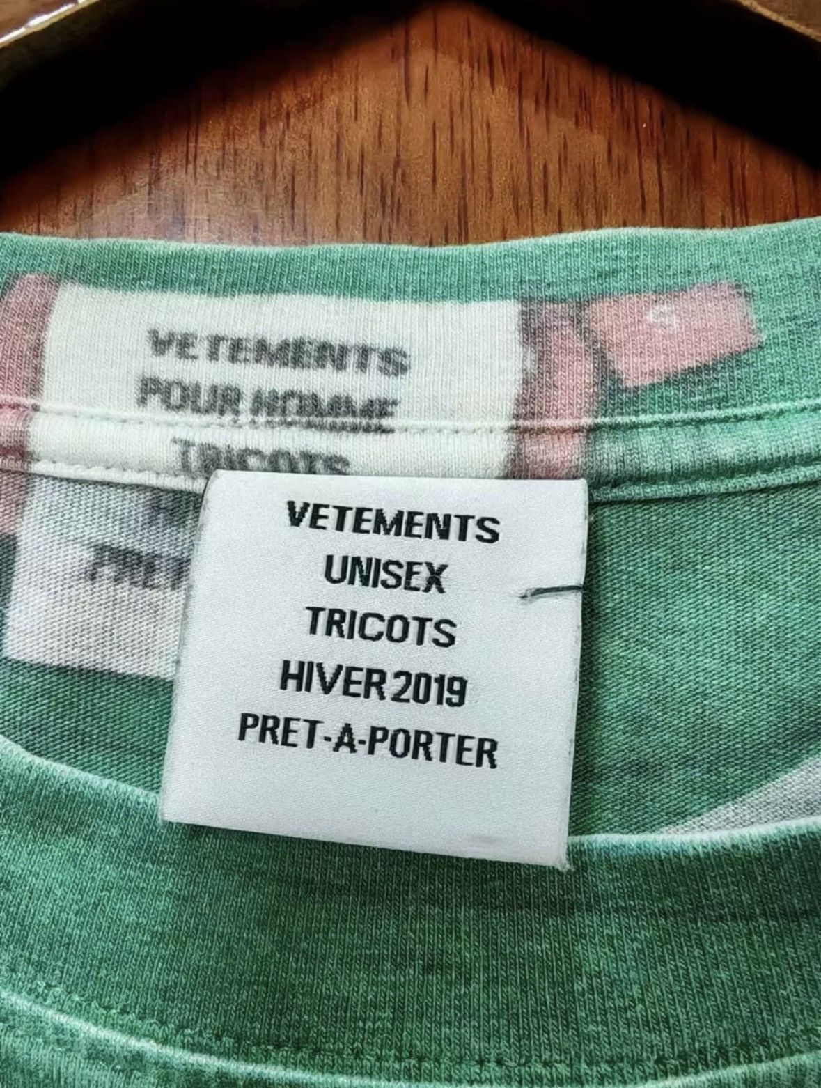 Vetements Vetements 18fw hug me tee Size US S / EU 44-46 / 1 - 3 Thumbnail