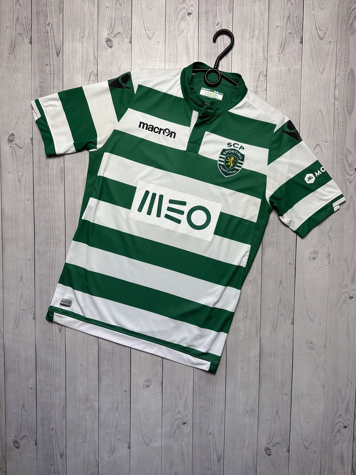 Other Sporting soccer jersey size M macron Size US M / EU 48-50 / 2 - 1 Thumbnail