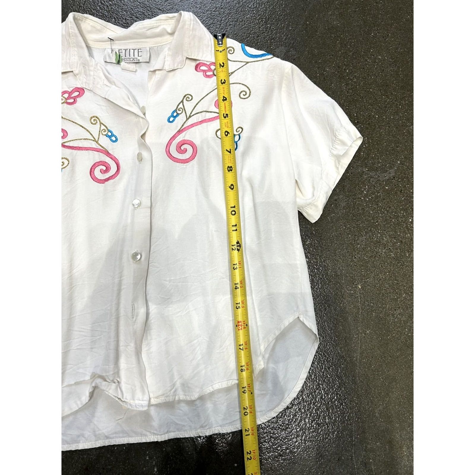 Vintage VINTAGE Petite Sophisticate Shirt Womens Petite Small Embroidered Floral Button Up White Size S / US 4 / IT 40 - 4 Thumbnail