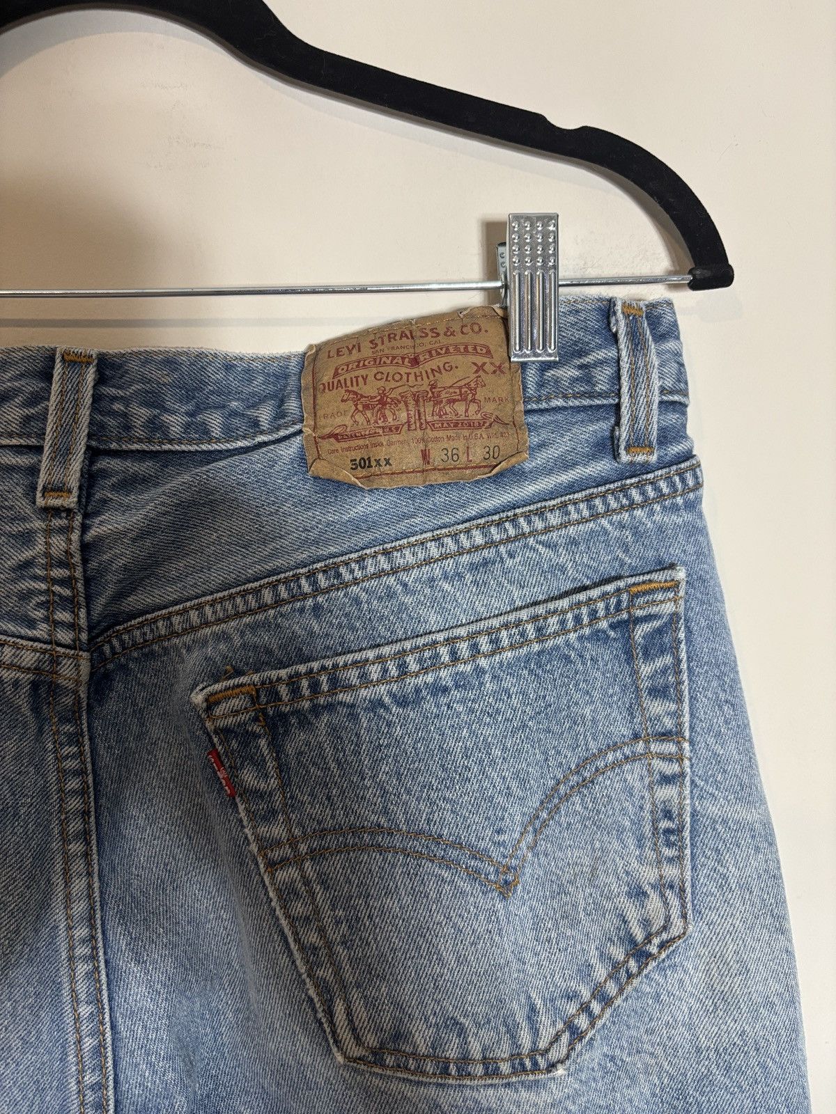 Levi's Vintage Levis 501 Jeans Button Fly Distressed Made in USA Size US 33 - 6 Thumbnail