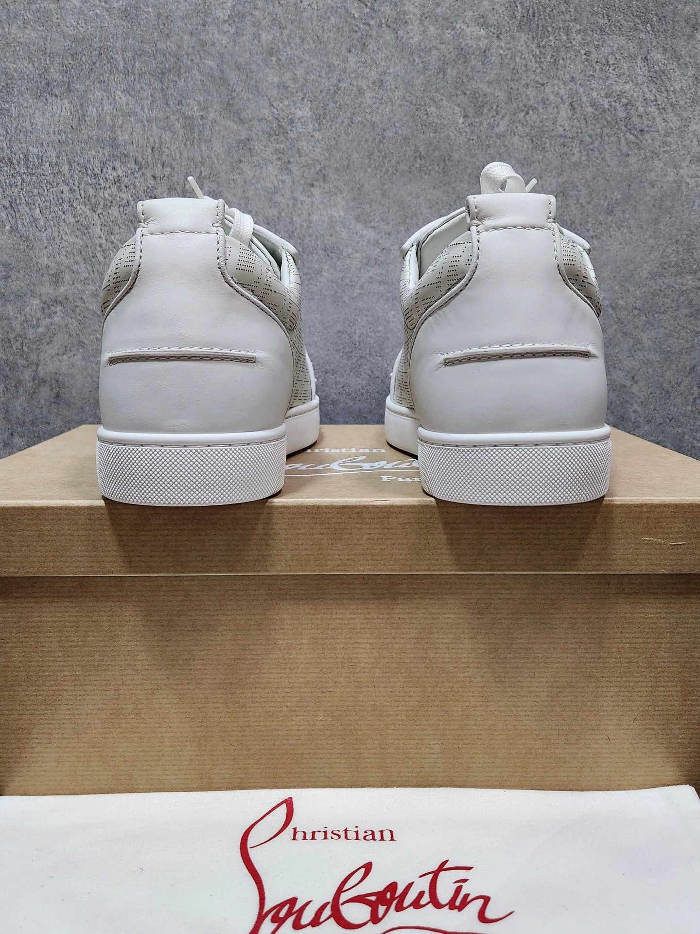 Christian Louboutin Christian Louboutin white low-top sneakers Size US 11.5 / EU 44-45 - 7 Thumbnail