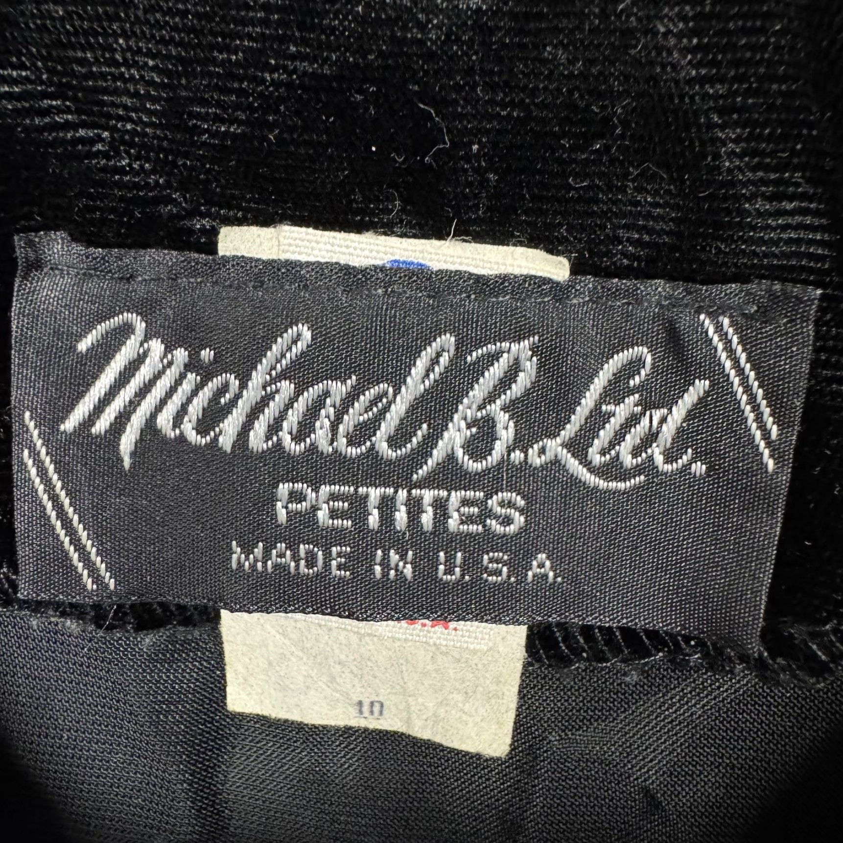 Velvet VINTAGE Michael B. Ltd Blazer Women 10 Black Velvet Button Collarless Short Petite 80s 90s Formal Party/Cocktail Womens Size L / US 10 / IT 46 - 3 Thumbnail