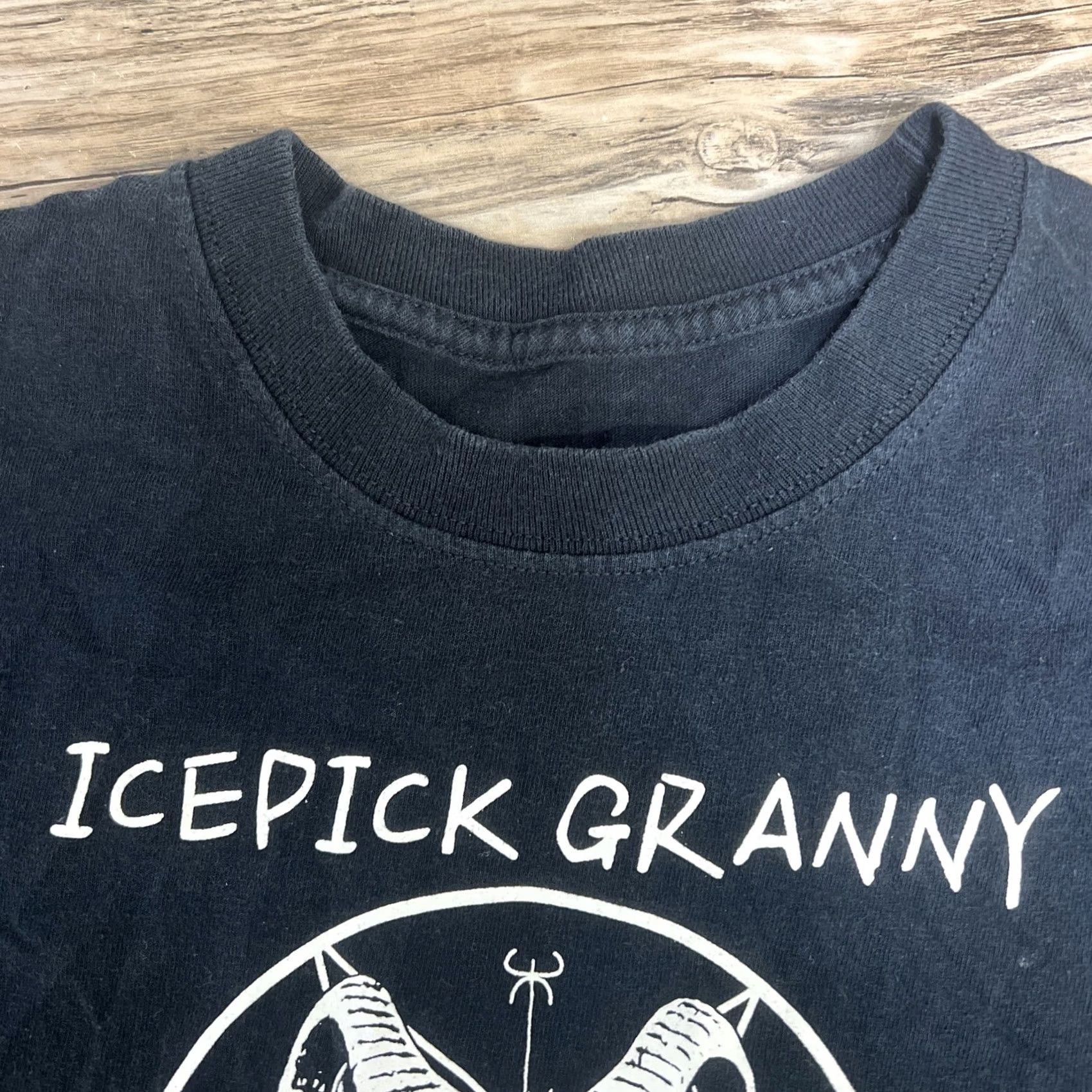 Vintage VINTAGE Ice Pick Granny Black T-Shirt Mens Size S Size US S / EU 44-46 / 1 - 5 Thumbnail