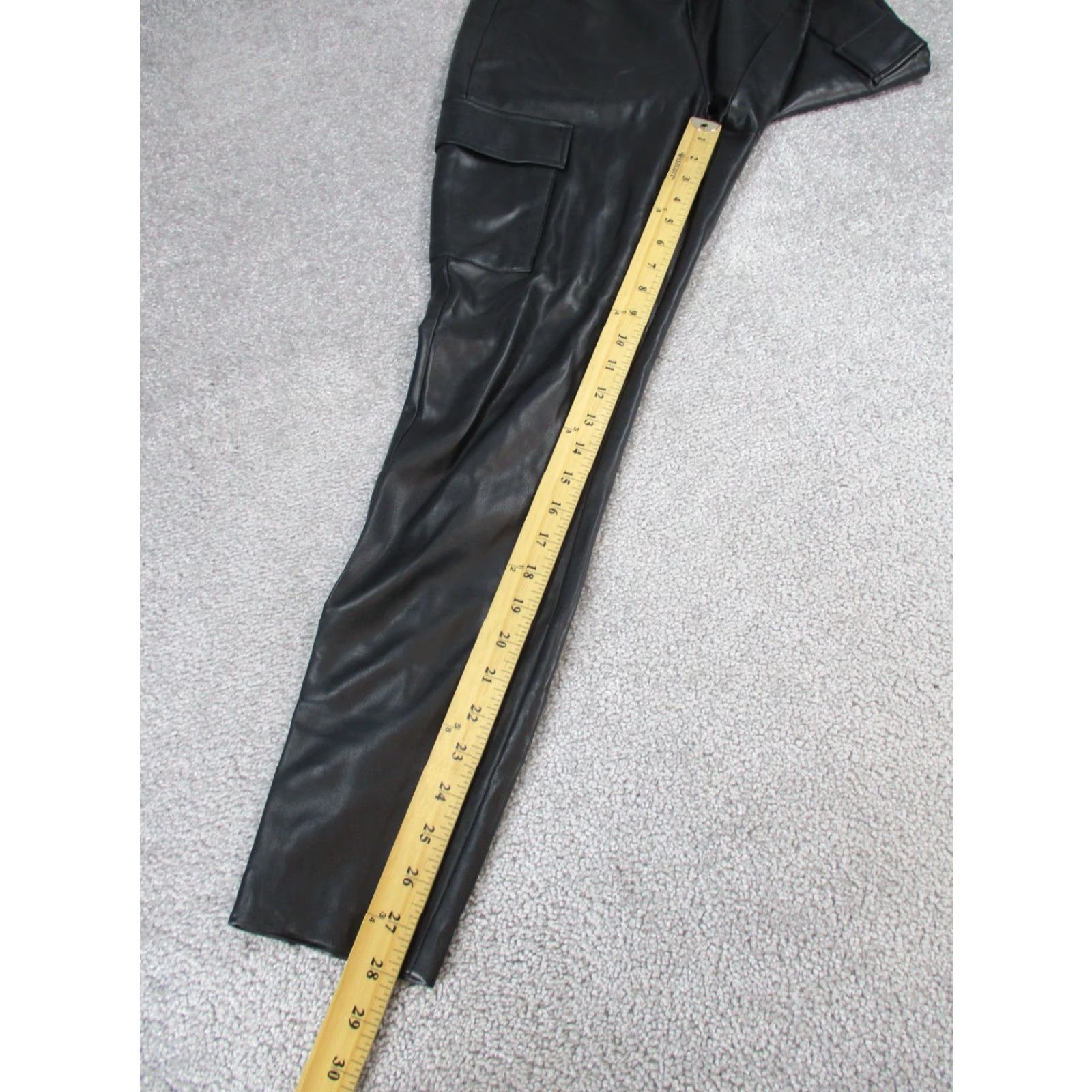 Zara Zara Leggings Women's Medium Black Faux Leather Cargo Side Zip Pants Skinny Cargo Zip Black M Women Size 32" / US 10 / IT 46 - 4 Thumbnail