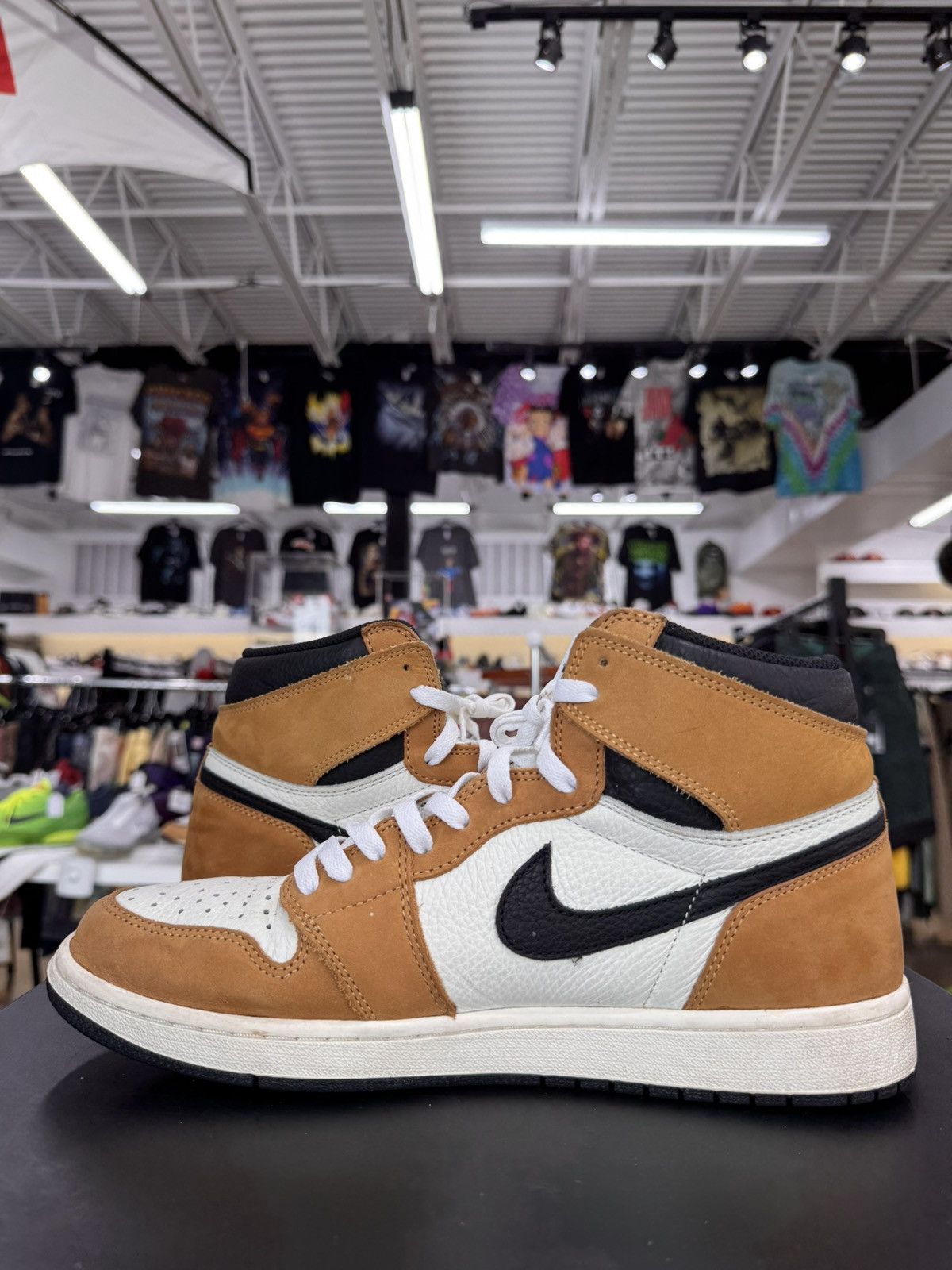 Jordan Brand Air Jordan 1 High Rookie Of The Year Size 12 (2018) Size US 12 / EU 45 - 4 Thumbnail
