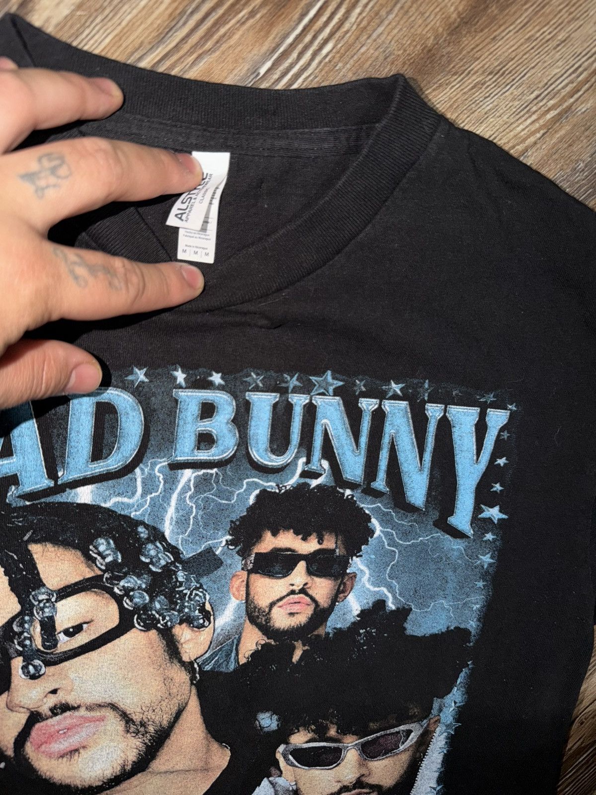 Other Bad Bunny Band Tee Medium Concert El Ultimo Tour Del Mundo Size US M / EU 48-50 / 2 - 4 Thumbnail