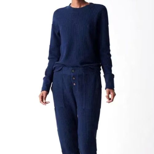 Faherty Faherty Women's Waffle Yule Crew Shirt in Midnight Blue S Navy Crew Neck Pullover Thermal Casual Basic Classic 90s Mens Womens Girls Boys Size S / US 4 / IT 40 - 2 Thumbnail