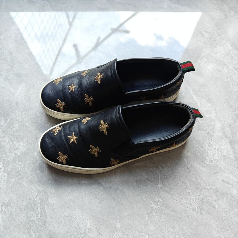 Gucci Gucci Black Leather Bee Embroidered Slip-On Sneakers Size US 8 / EU 41 - 1 Thumbnail