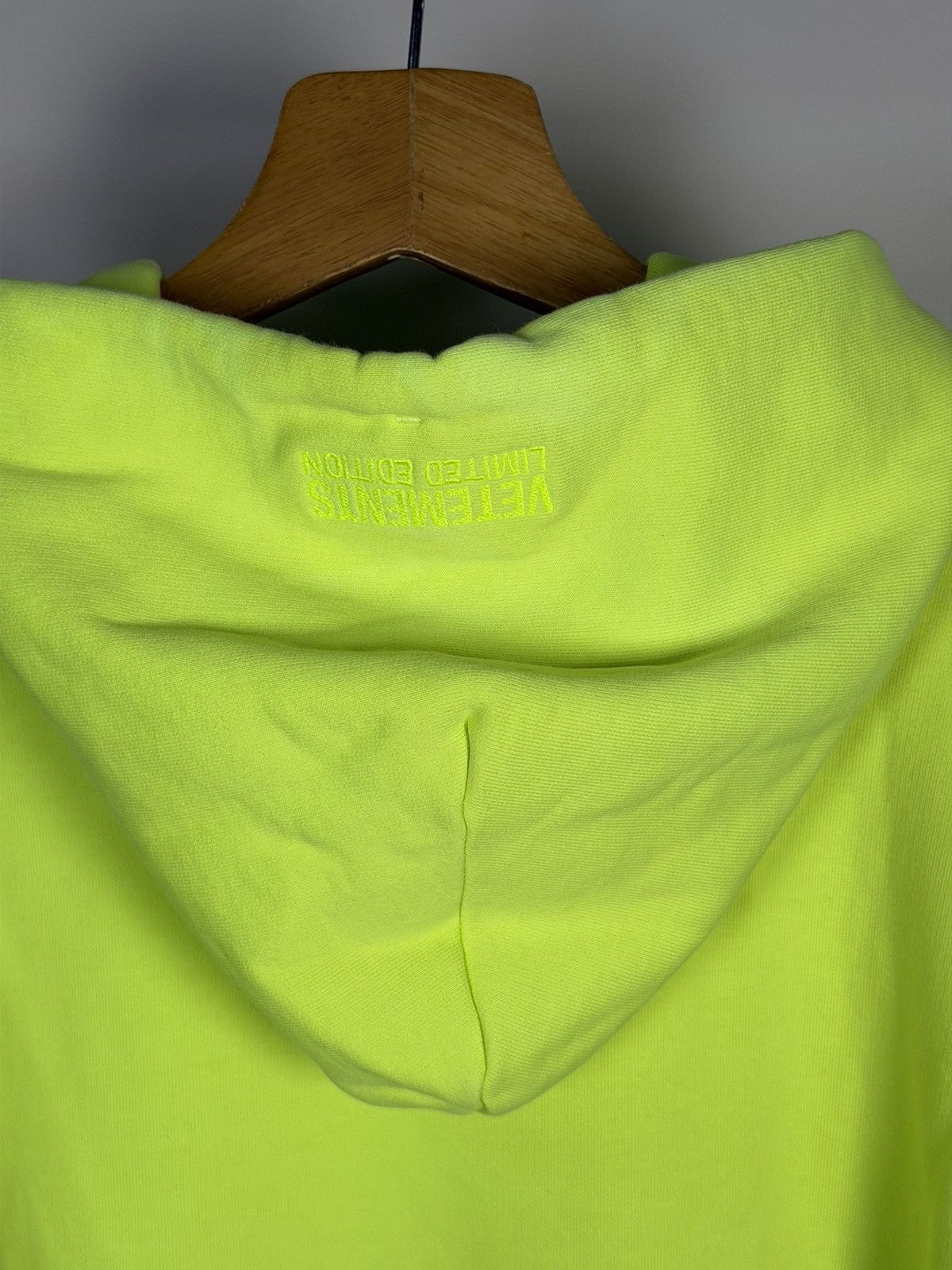 Vetements *RARE* VETEMENTS RUN TAPE LOGO OVERSIZED SWEATER HOODIE Size US M / EU 48-50 / 2 - 12 Thumbnail