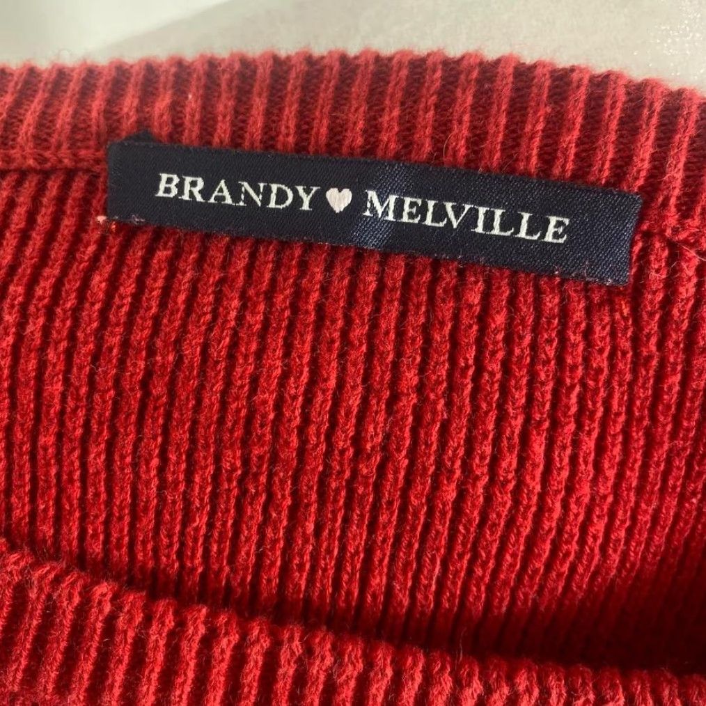 Brandy Melville Brandy Melville Cropped Sweater Womens One Size Red Knit Crew Neck Pullover Preppy Y2K Size ONE SIZE - 3 Thumbnail