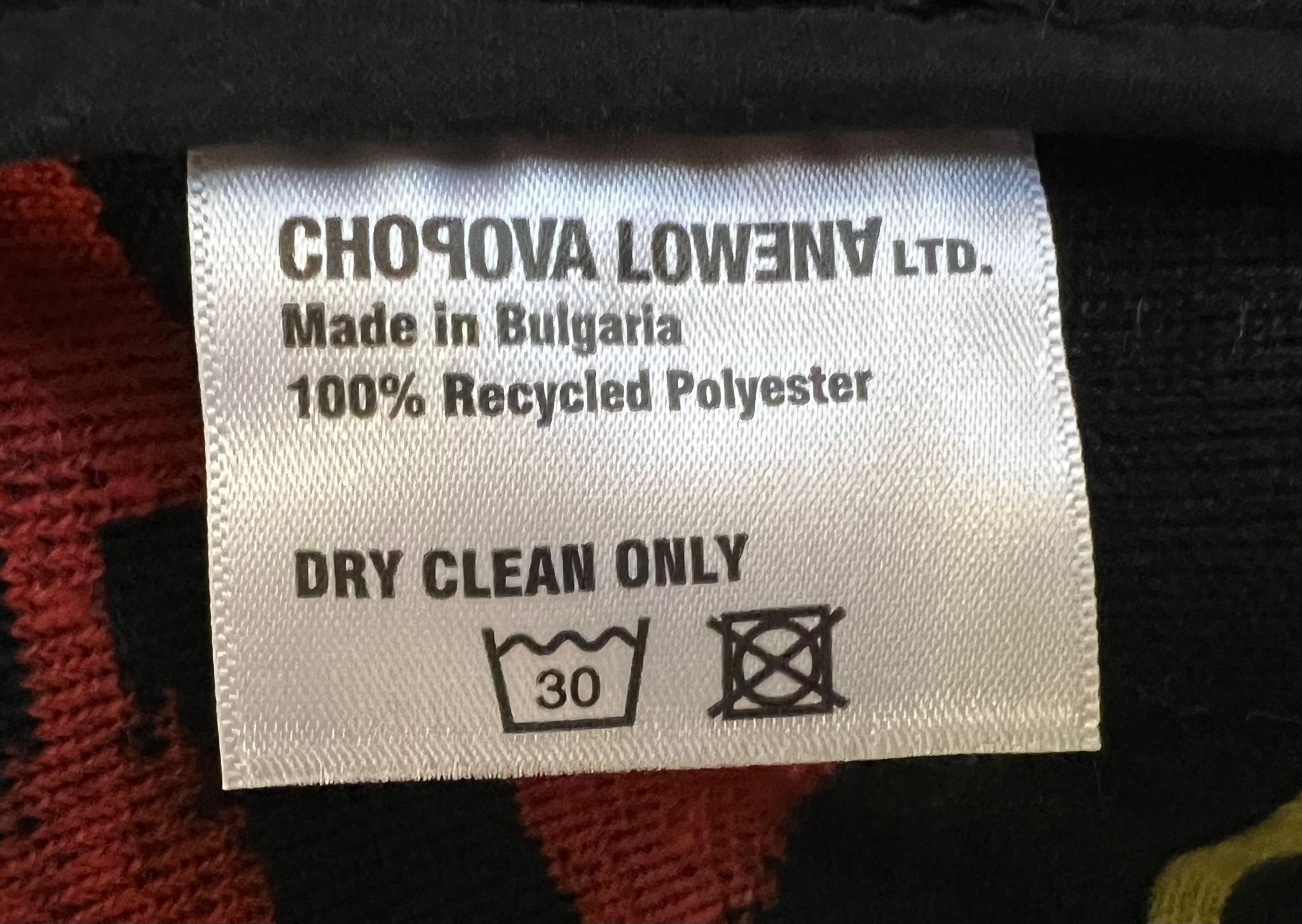 Oversized fleece with abstract patterns