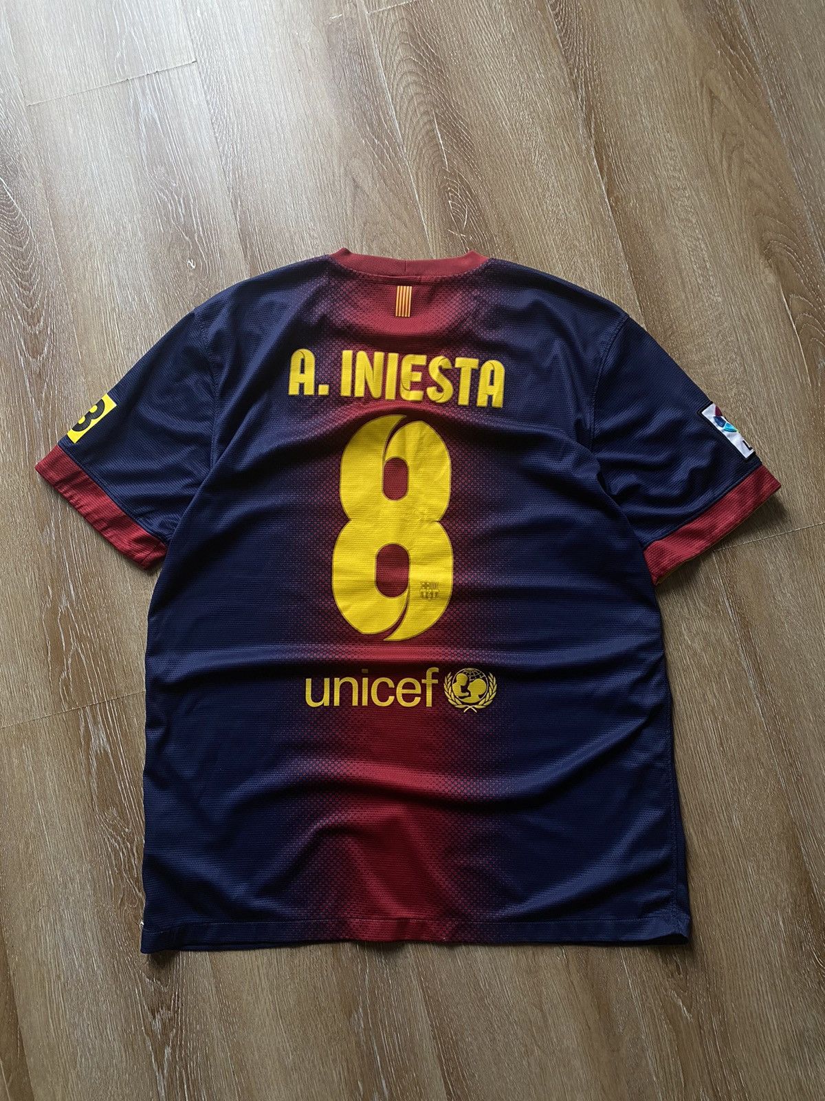 Nike Iniesta nike vintage Barcelona t-shirt Size US L / EU 52-54 / 3 - 1 Thumbnail