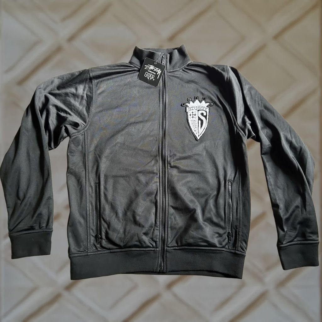 Vintage VINTAGE Stussy Gear Track Jacket Full Zip Men’s Size XL Y2K Crest Black Size US XL / EU 56 / 4 - 1 Thumbnail