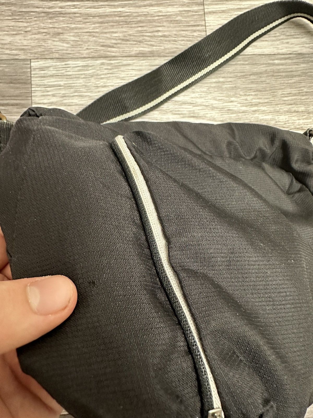Nike Vintage Nike Swoosh Nylon Shoulder Bag Y2K Os Size ONE SIZE - 9 Thumbnail