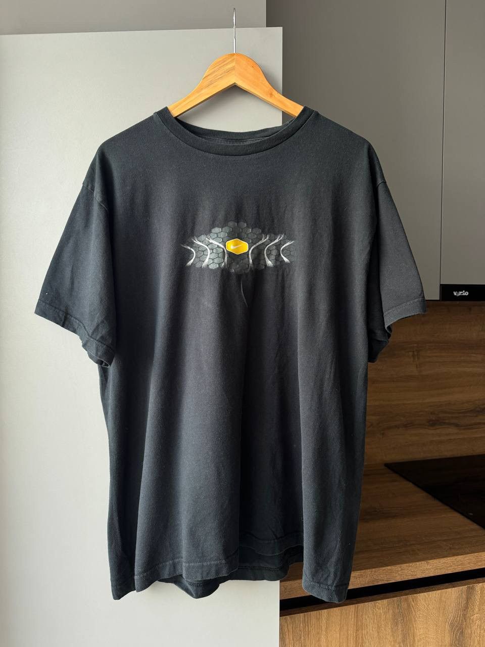 Nike Vintage Nike TN T-Shirt RARE Y2k 00s Center Logo Sport Rare Size US XL / EU 56 / 4 - 1 Thumbnail