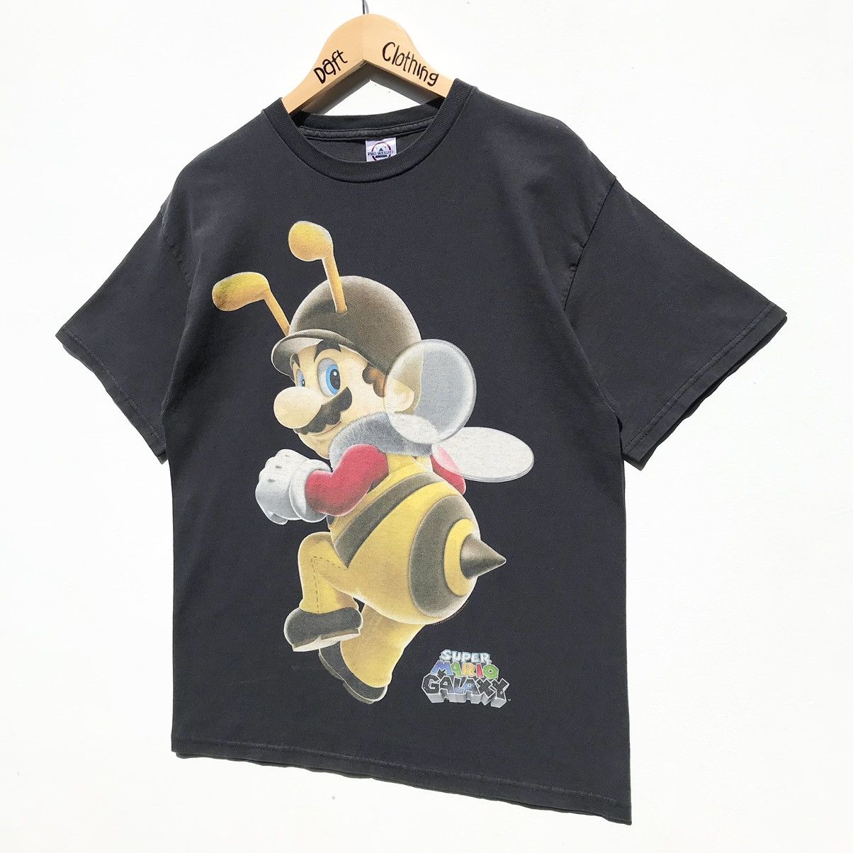 The Game Vintage Super Mario Galaxy Tee Super Mario Games SunFaded Size US M / EU 48-50 / 2 - 3 Thumbnail