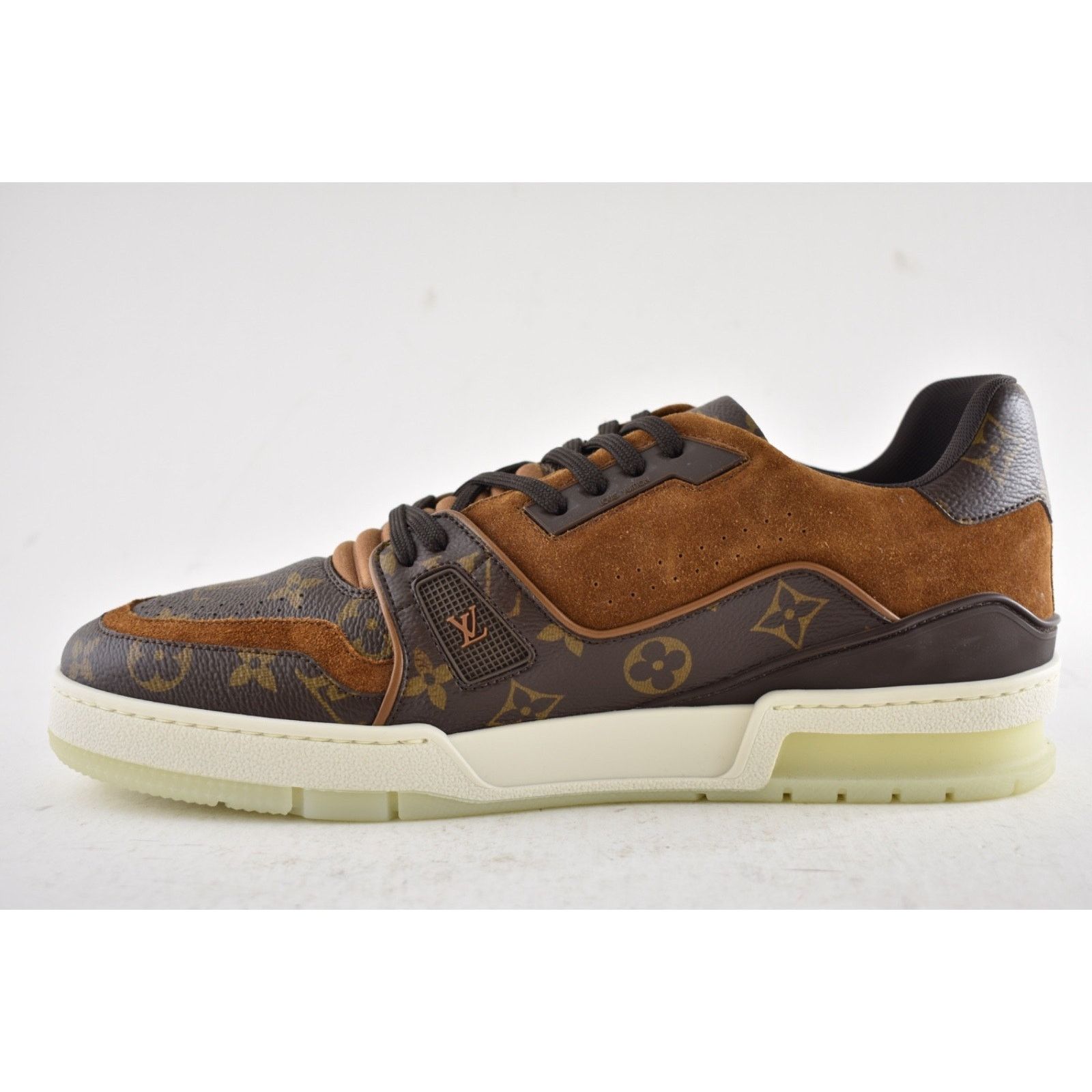 Louis Vuitton Louis Vuitton Brown Monogram LV Logo Suede Low Top Size US 10 / EU 43 - 13 Thumbnail