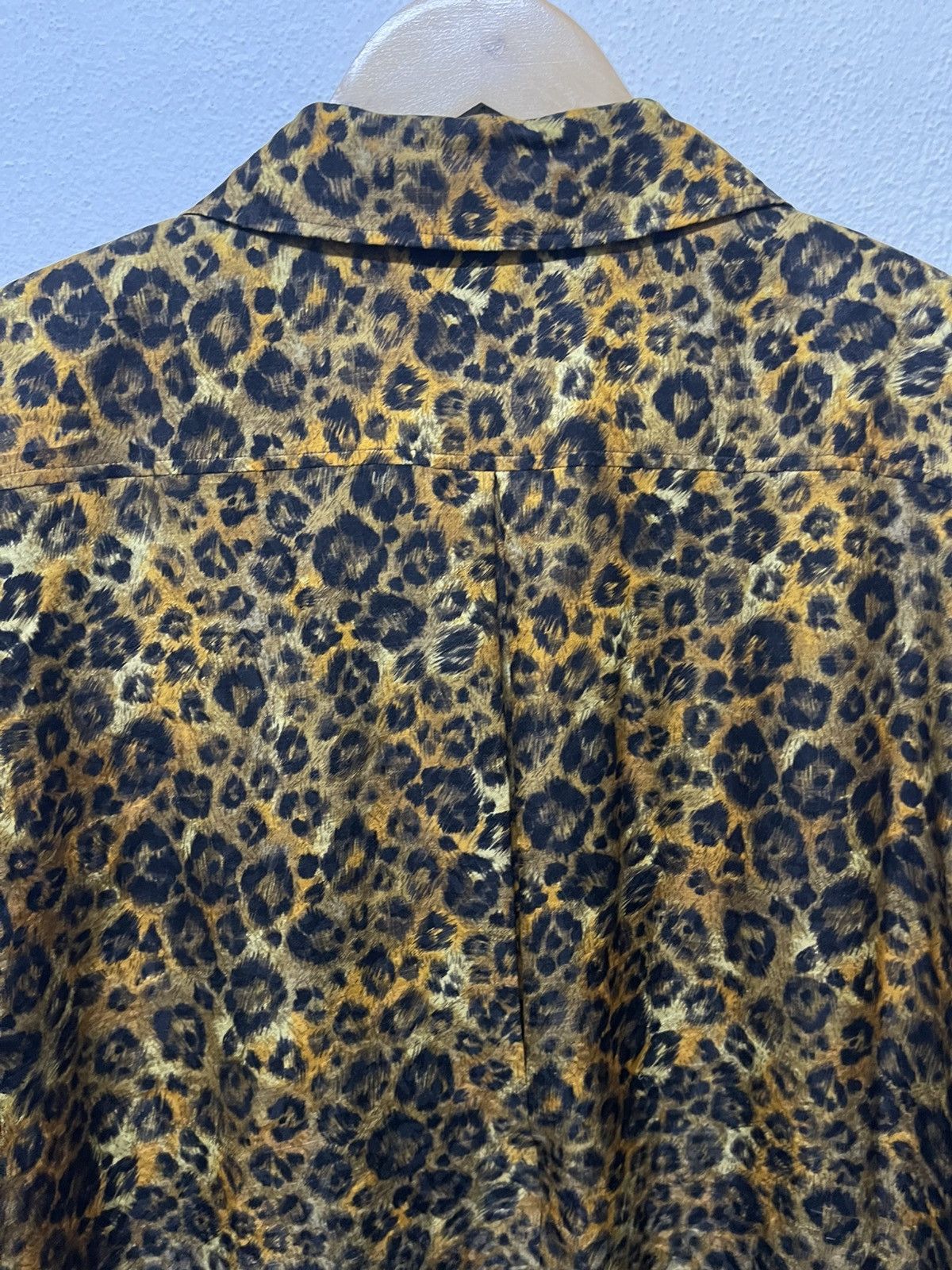 Yves Saint Laurent 1990s YVES SAINT LAURENT LEOPARD OPEN COLLAR FEMININE BLOUSE Size M / US 6-8 / IT 42-44 - 13 Thumbnail