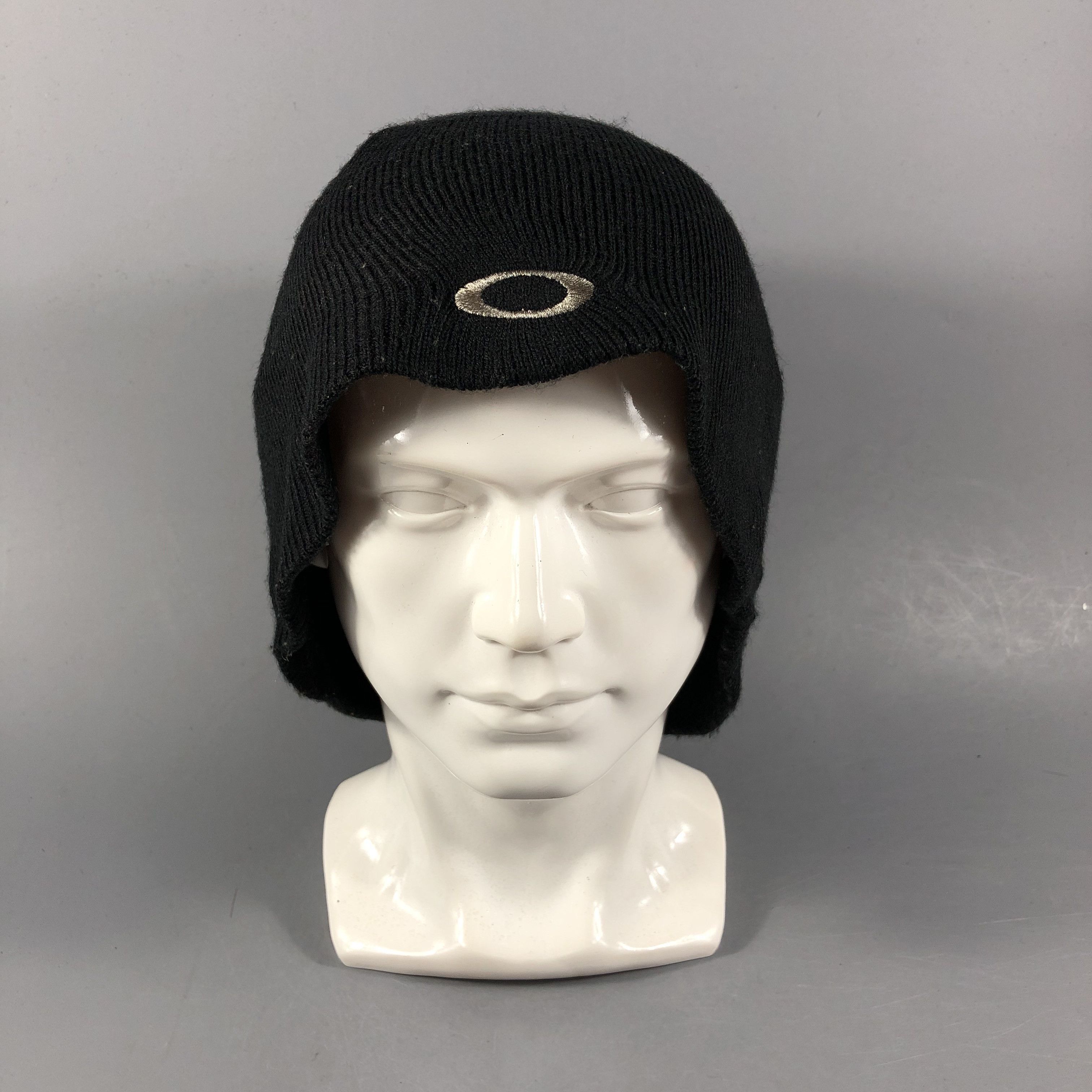 image of Oakley Slouchy Beanie Snowcap Snow Hat B931, Men's