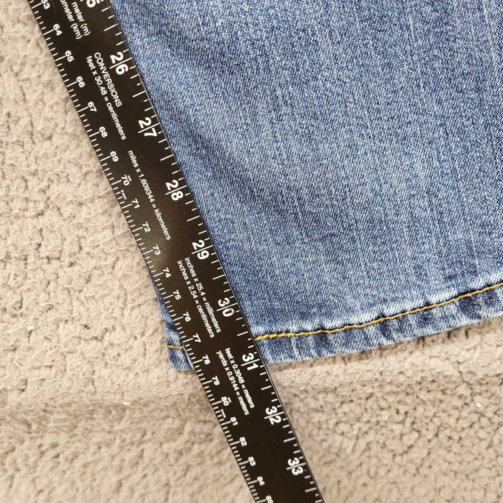 Levi's Levi's 550 Jeans Mens 32x30 Blue Denim Light Stonewash Straight Regular 5-Pocket Belt Loops Casual Streetwear Cowboy Hip Hop Retro 90s USA Size US 32 / EU 48 - 6 Thumbnail