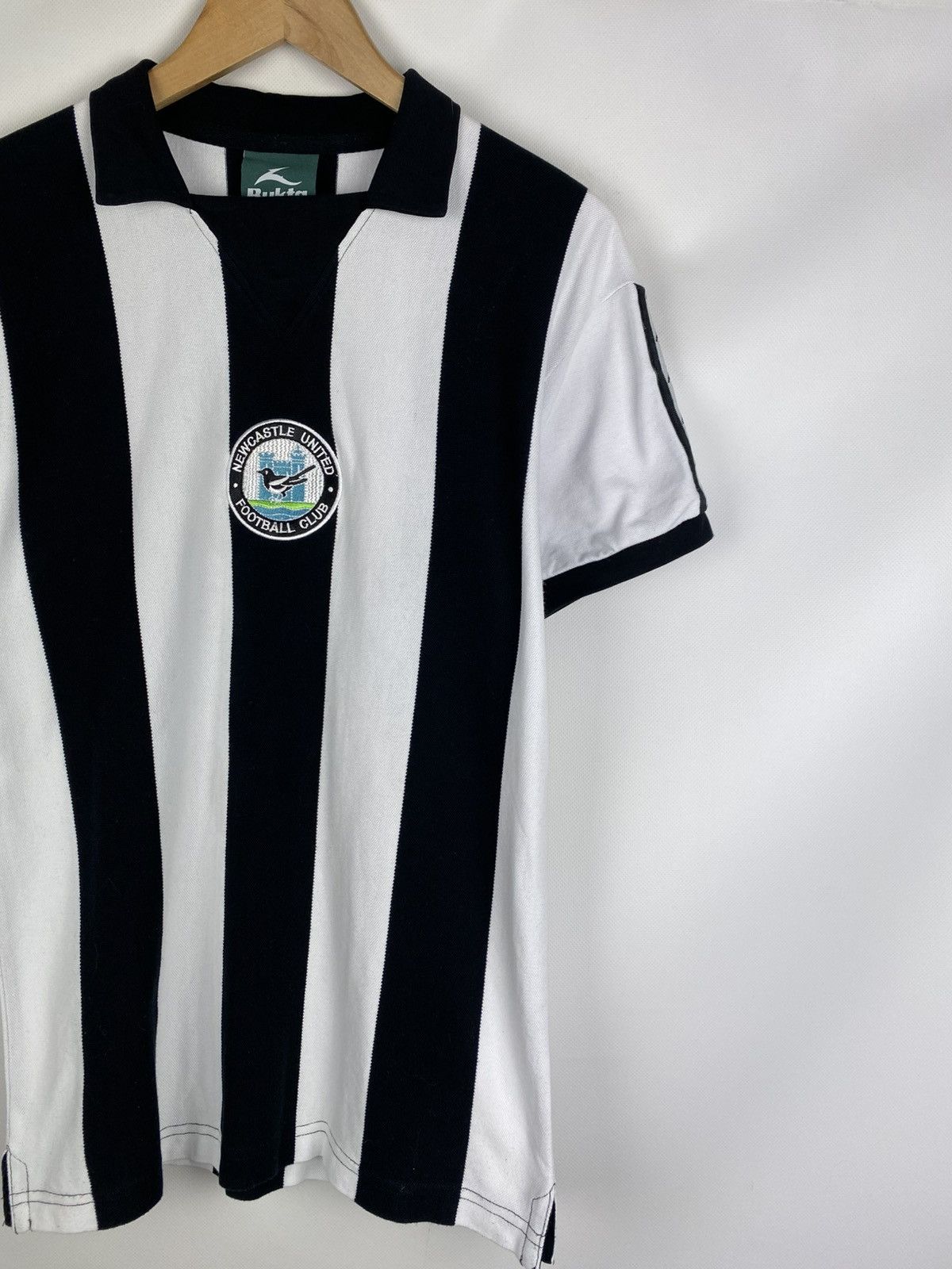 Other Bukta Newcastle United Replica Soccer Polo Shirt Jersey Size US M / EU 48-50 / 2 - 3 Thumbnail
